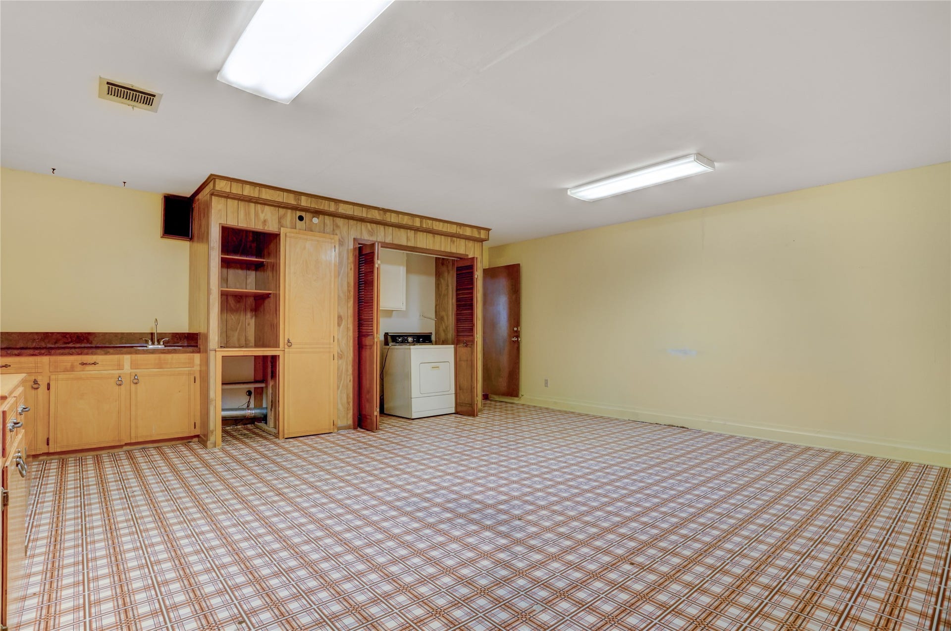 105 Hillcrest Drive, Alvin, TX 77511 105 Hillcrest Drive, Alvin, TX 77511