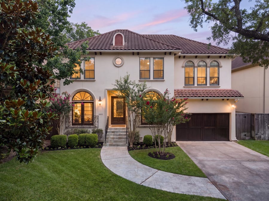 Property photo for 5202 Patrick Henry Street, Bellaire, TX