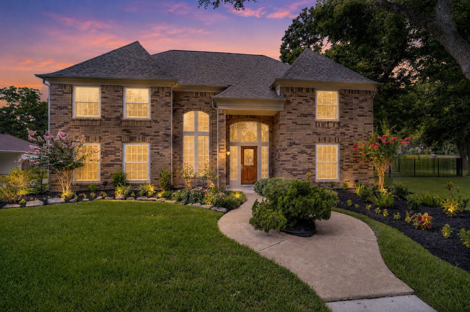 75 Stalybridge Street, Sugar Land, TX 77479 Welcome home to this beautifully renovated residence, ideally positioned on a spacious corner lot beneath mature trees. Fresh exterior paint, a new solid wood front door, updated porch lighting & a tiled entry create an inviting first impression.