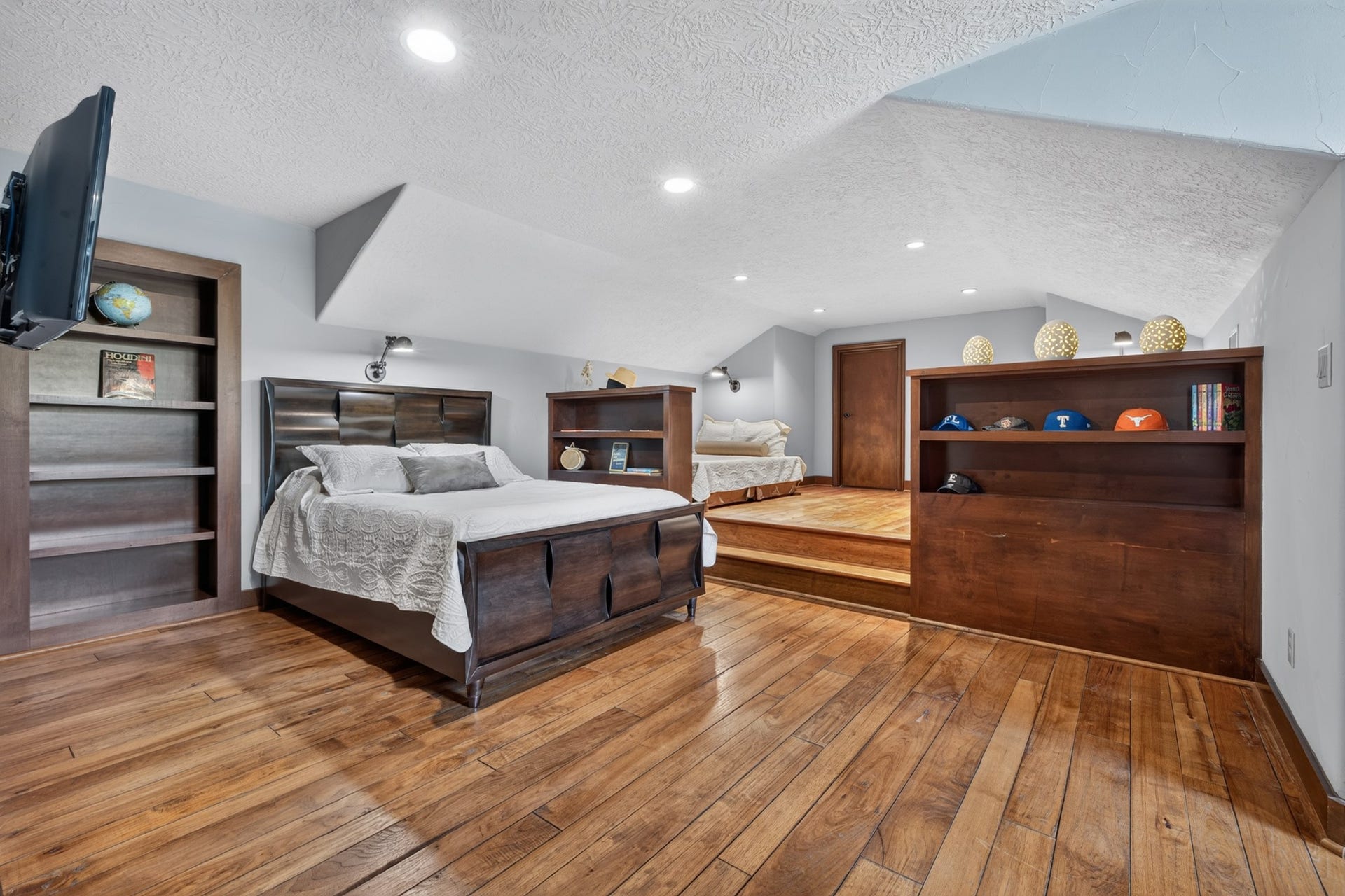 24005 Old Dobbin Plantersville Road, Montgomery, TX 77316 Bunk quarters create a joyful retreat for children, grandchildren and unforgettable weekends together.