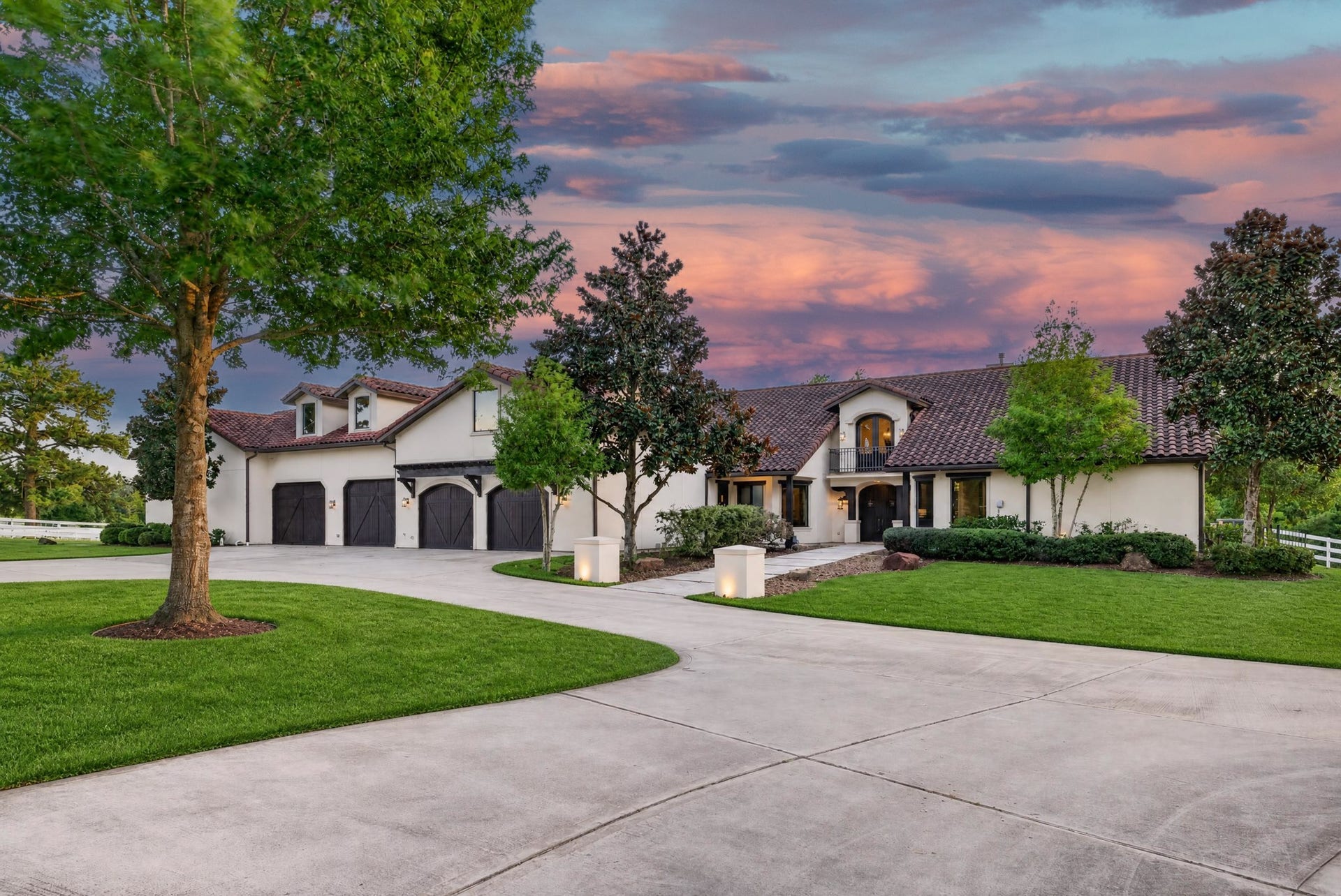 24005 Old Dobbin Plantersville Road, Montgomery, TX 77316 A grand twilight arrival introduces a custom residence designed to make leaving feel unnecessary.