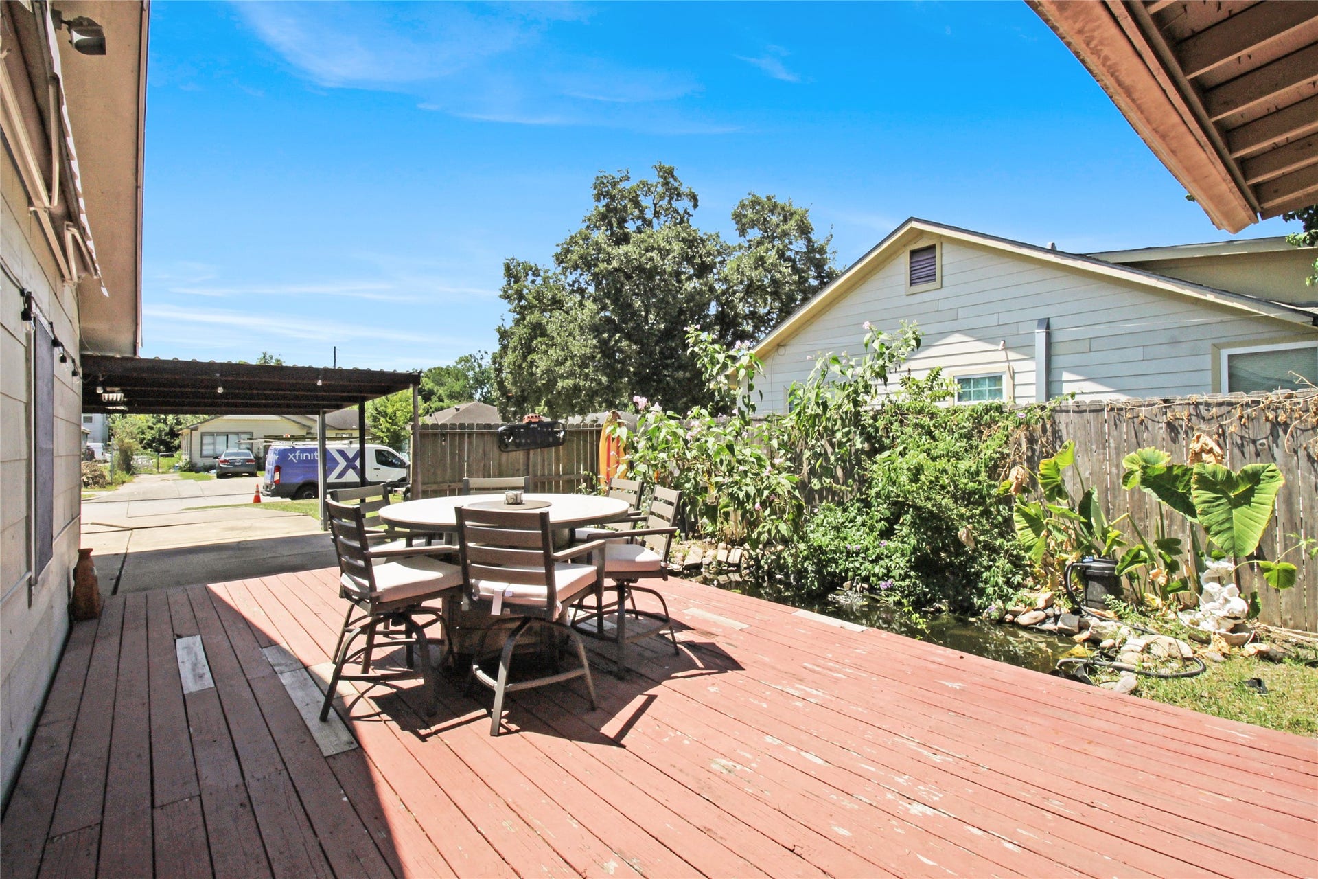 306 W Houston Avenue, Pasadena, TX 77502 Wooden patio deck