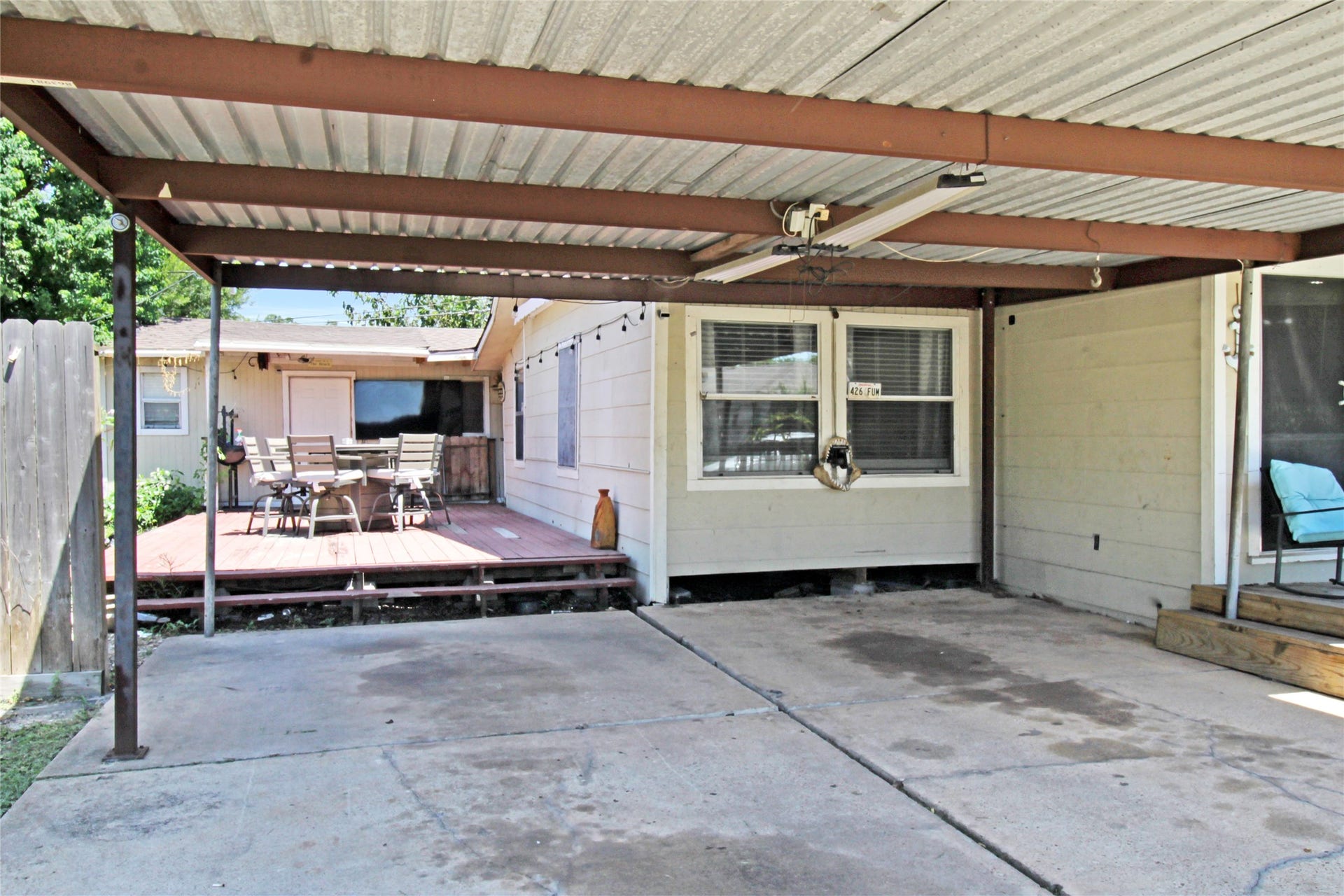 306 W Houston Avenue, Pasadena, TX 77502 Carport