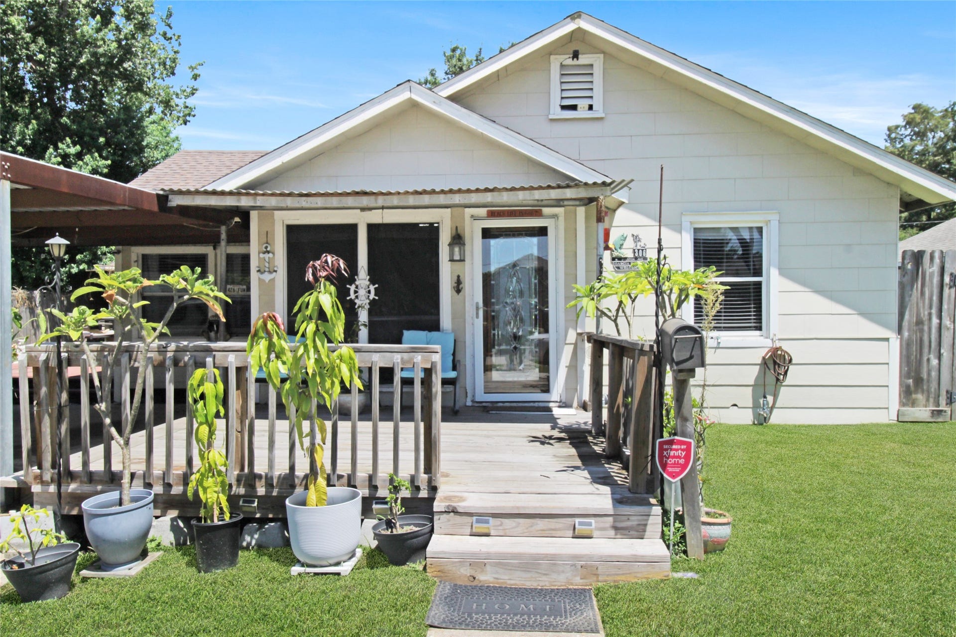 306 W Houston Avenue, Pasadena, TX 77502 Welcome to 306 W. Houston Ave.