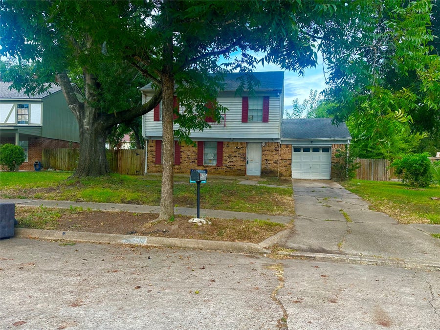 Property photo for 15815 Boridge Circle, Houston, TX