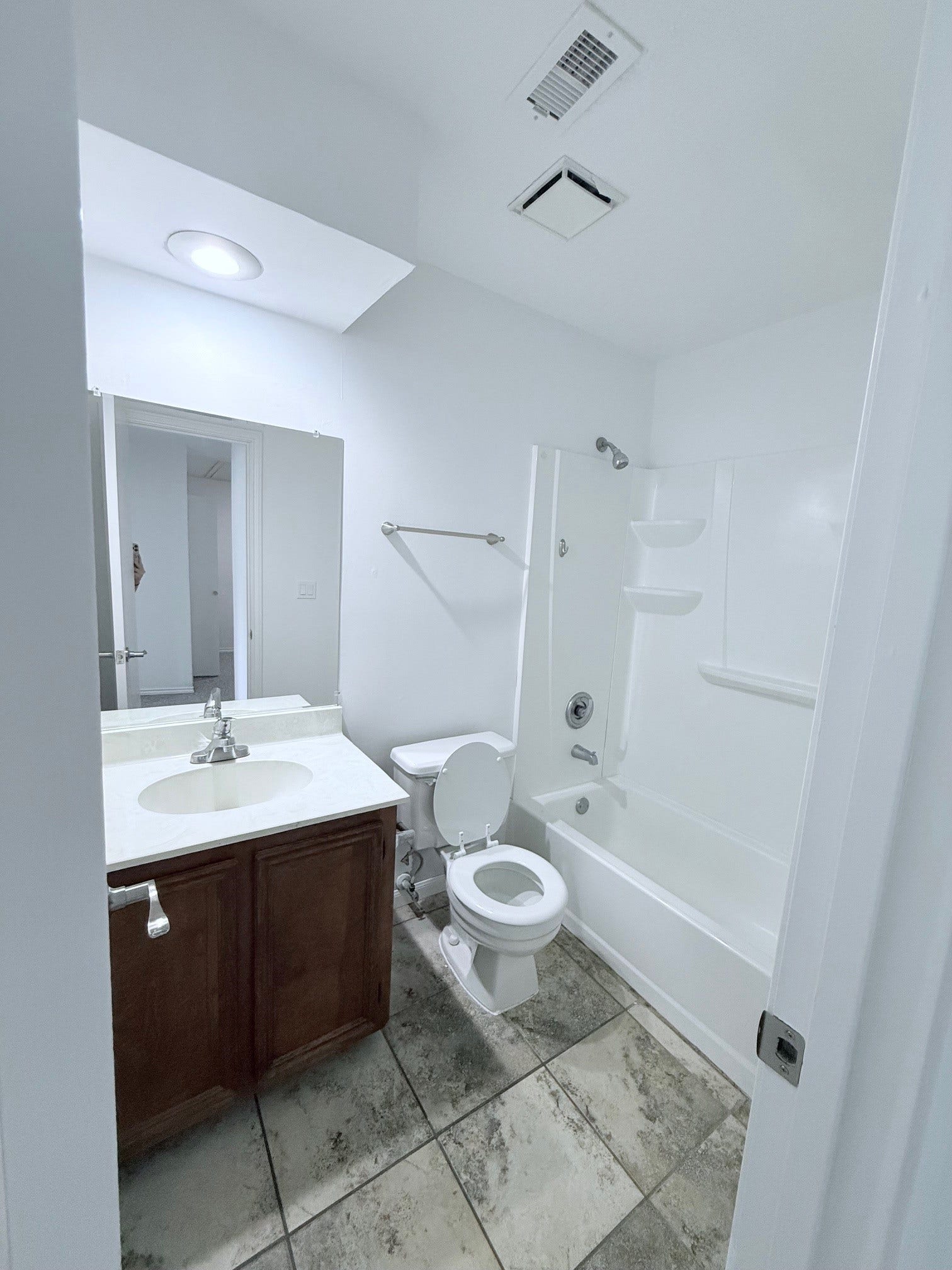 1011 Hamblen Road, #207, Kingwood, TX 77339 2nd bath