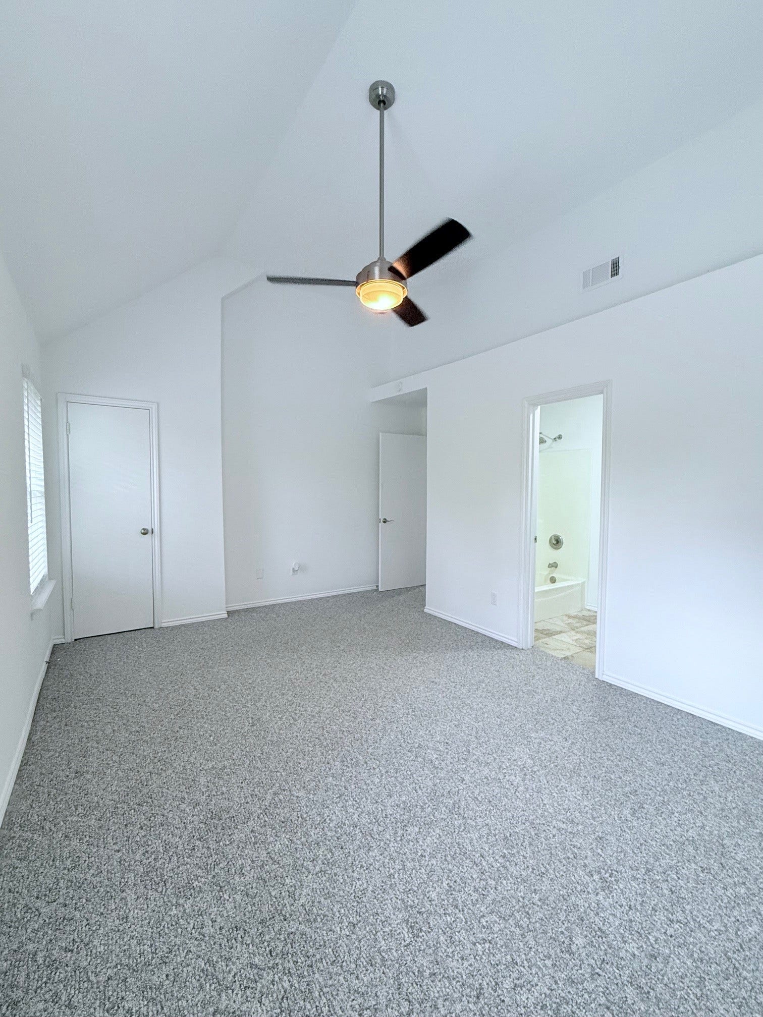 1011 Hamblen Road, #207, Kingwood, TX 77339 Primary bedroom