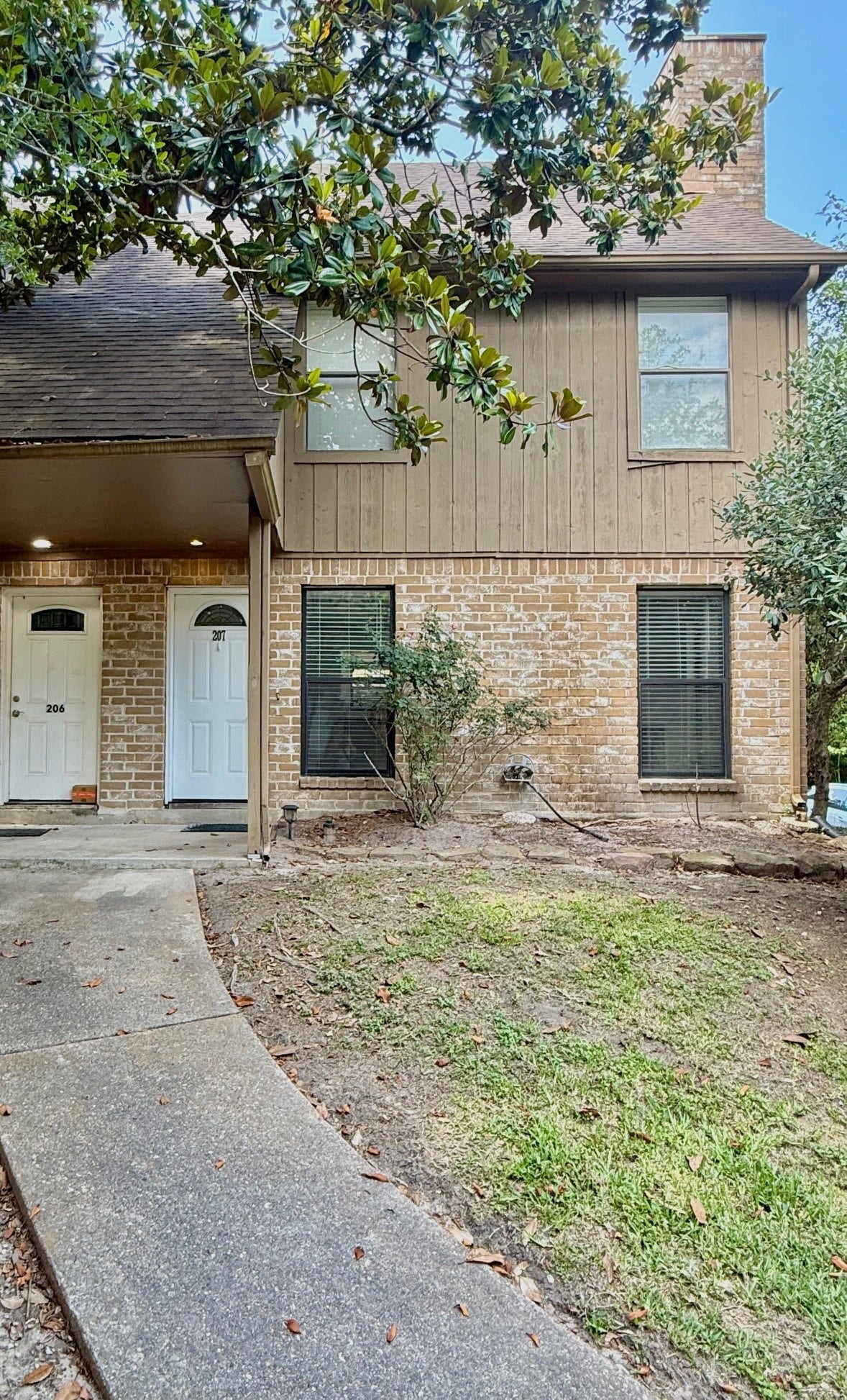 1011 Hamblen Road, #207, Kingwood, TX 77339 Front View