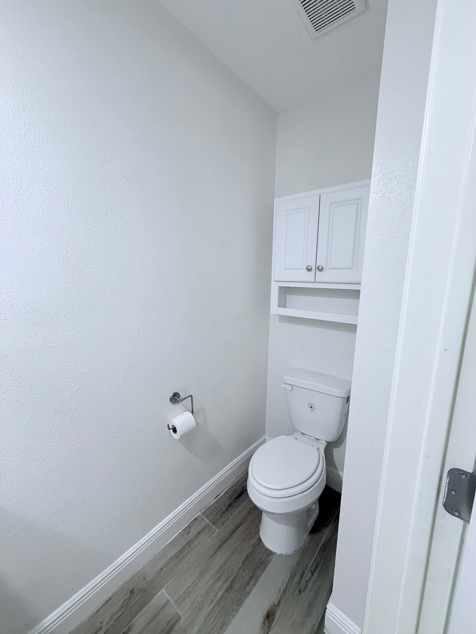 1011 Hamblen Road, #207, Kingwood, TX 77339 half bath
