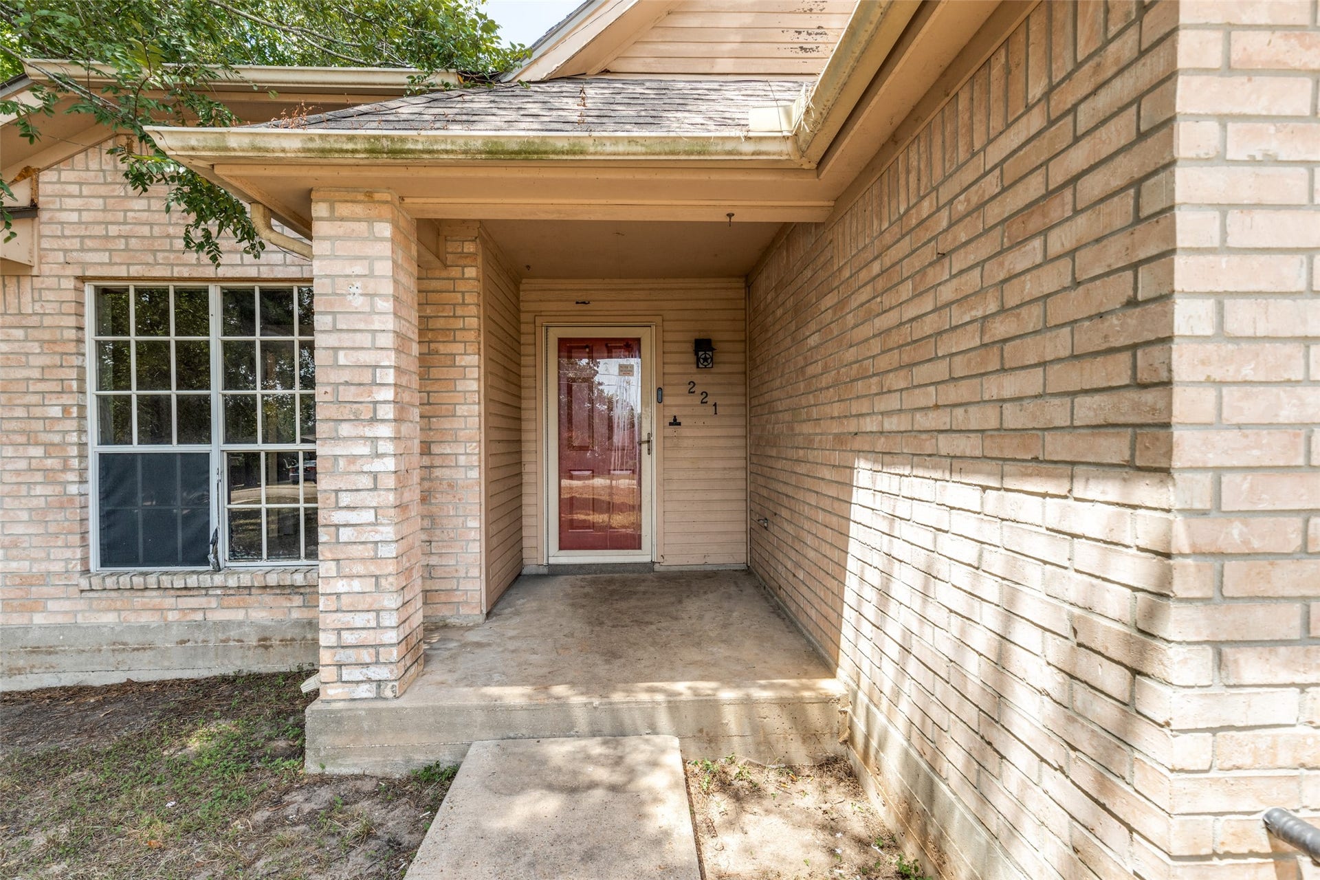 221 Tupelo Lane, Conroe, TX 77304 221 Tupelo Lane, Conroe, TX 77304