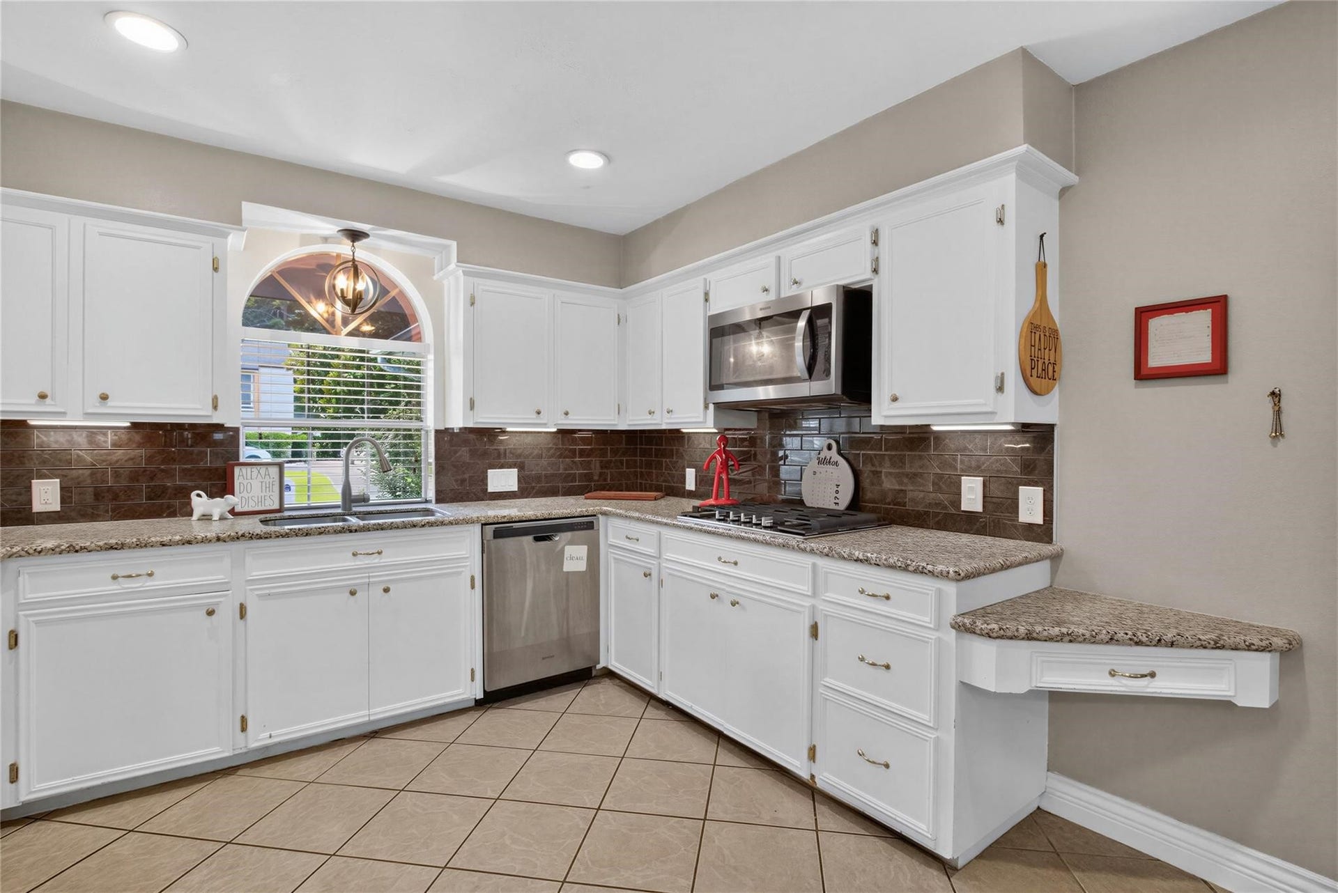 5451 Appleblossom Lane, Friendswood, TX 77546 5451 Appleblossom Lane, Friendswood, TX 77546