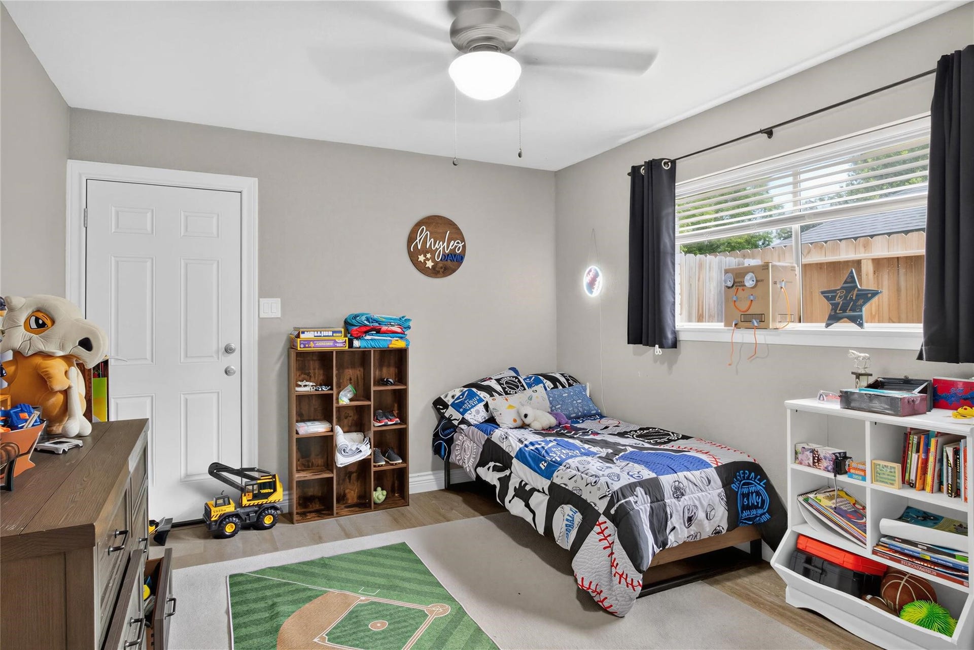 5451 Appleblossom Lane, Friendswood, TX 77546 5451 Appleblossom Lane, Friendswood, TX 77546