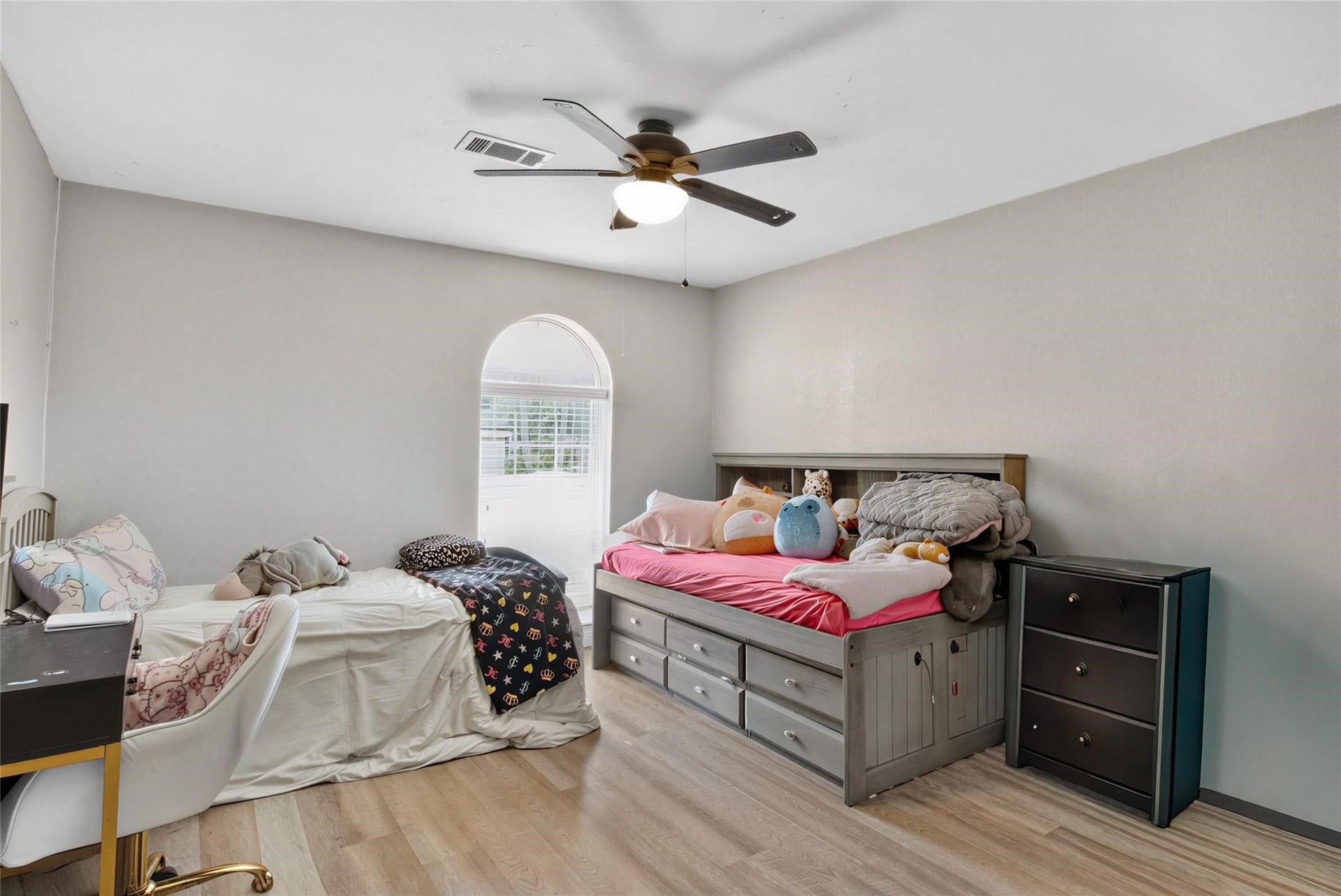 5451 Appleblossom Lane, Friendswood, TX 77546 5451 Appleblossom Lane, Friendswood, TX 77546