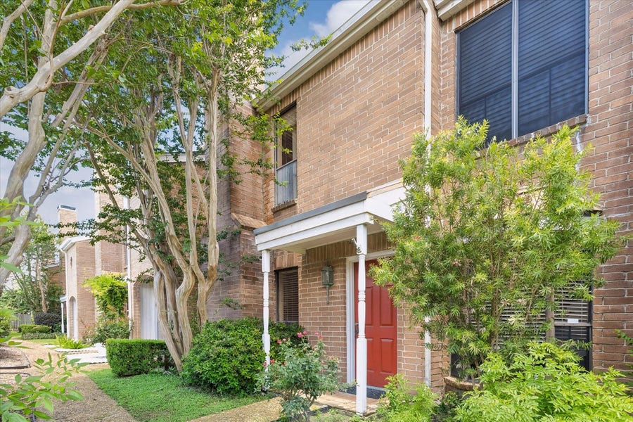 Property photo for 12550 Piping Rock Drive, #10, Houston, TX
