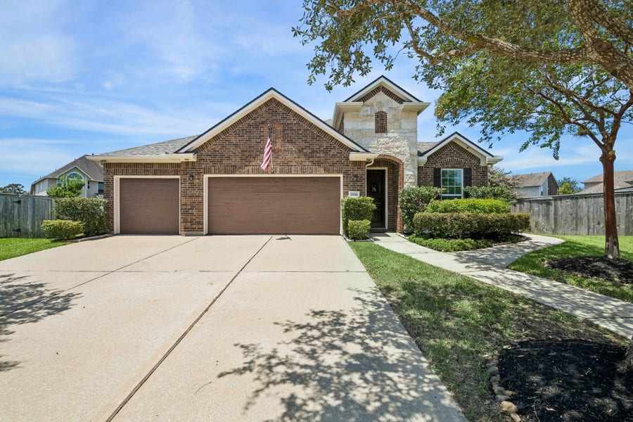 Property photo for 2018 Thunder Ridge Way, Houston, TX