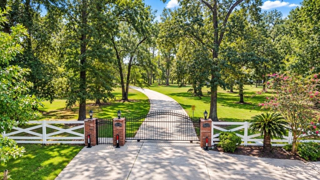 15777 Skeg Drive, Crosby, TX 77532 15777 Skeg Drive, Crosby, TX 77532