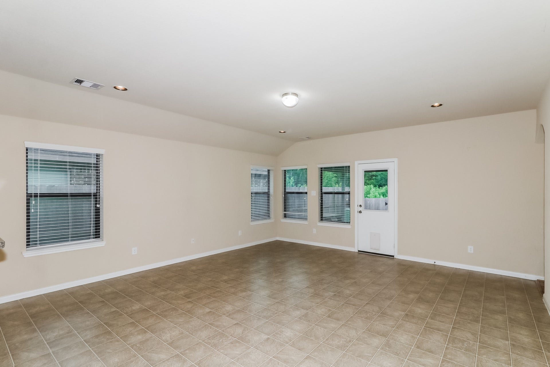 429 De Coster Boulevard, Alvin, TX 77511 429 De Coster Boulevard, Alvin, TX 77511