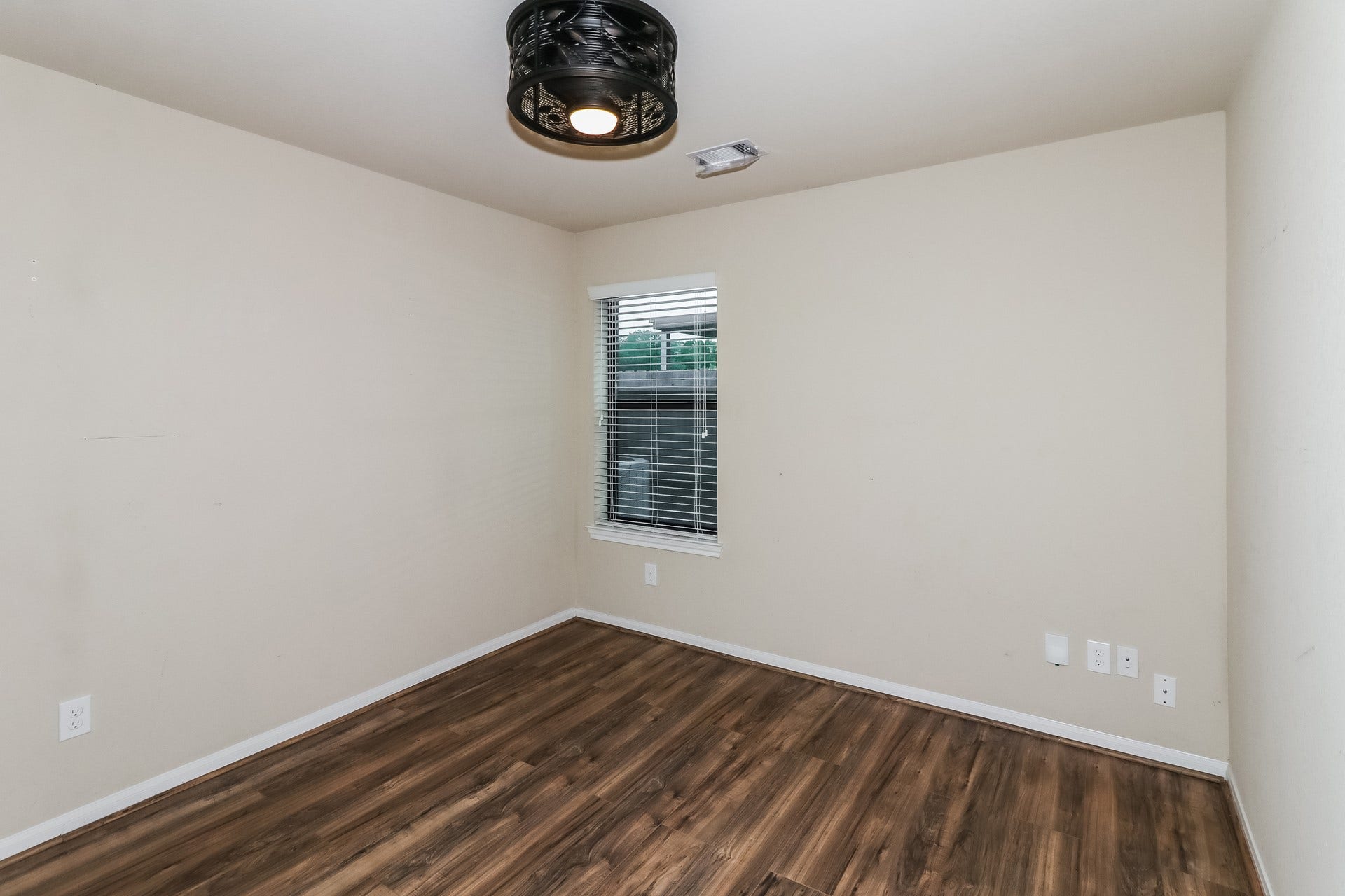 429 De Coster Boulevard, Alvin, TX 77511 429 De Coster Boulevard, Alvin, TX 77511
