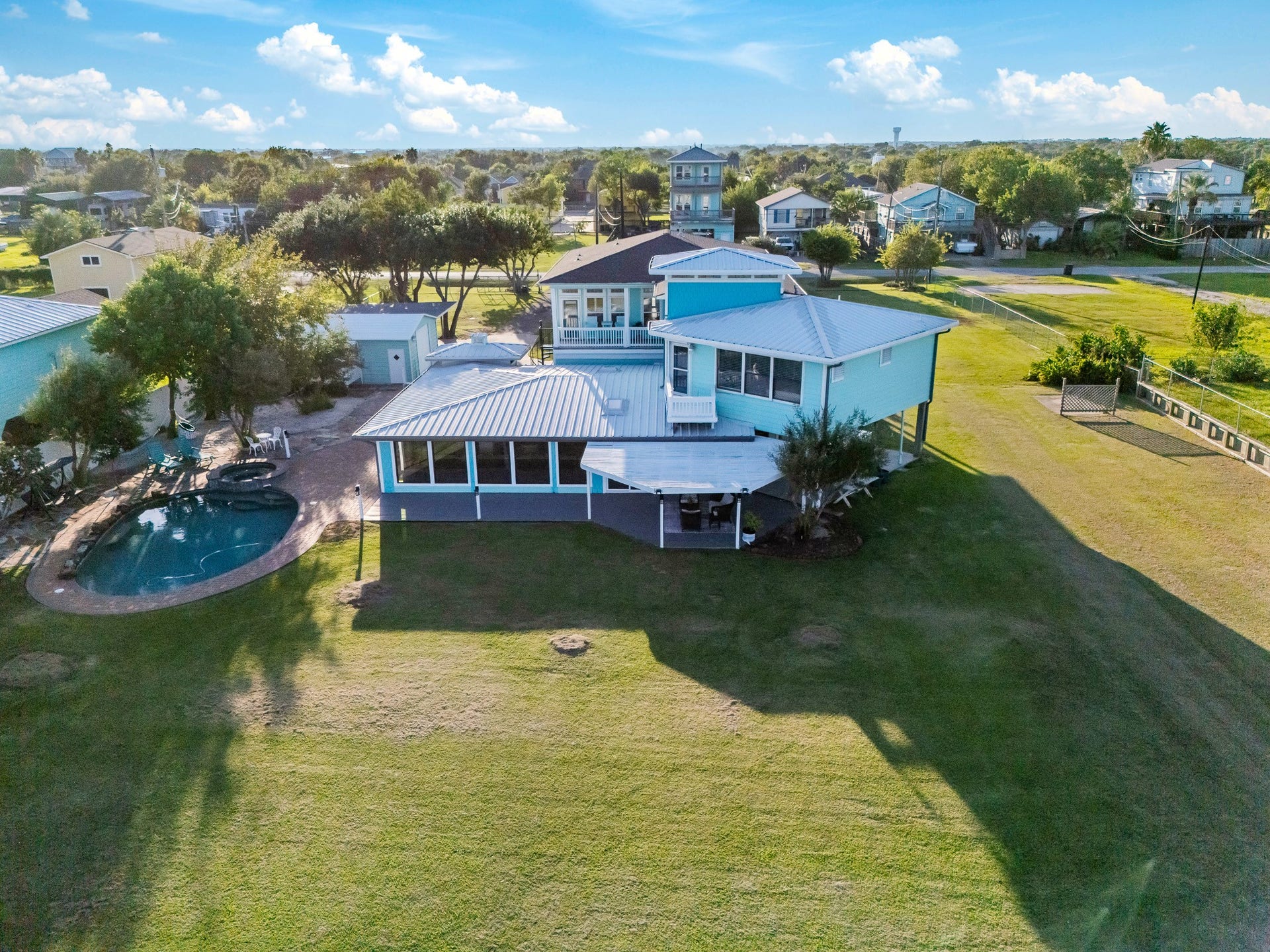 815 5th Street, Dickinson, TX 77539 815 5th Street, Dickinson, TX 77539