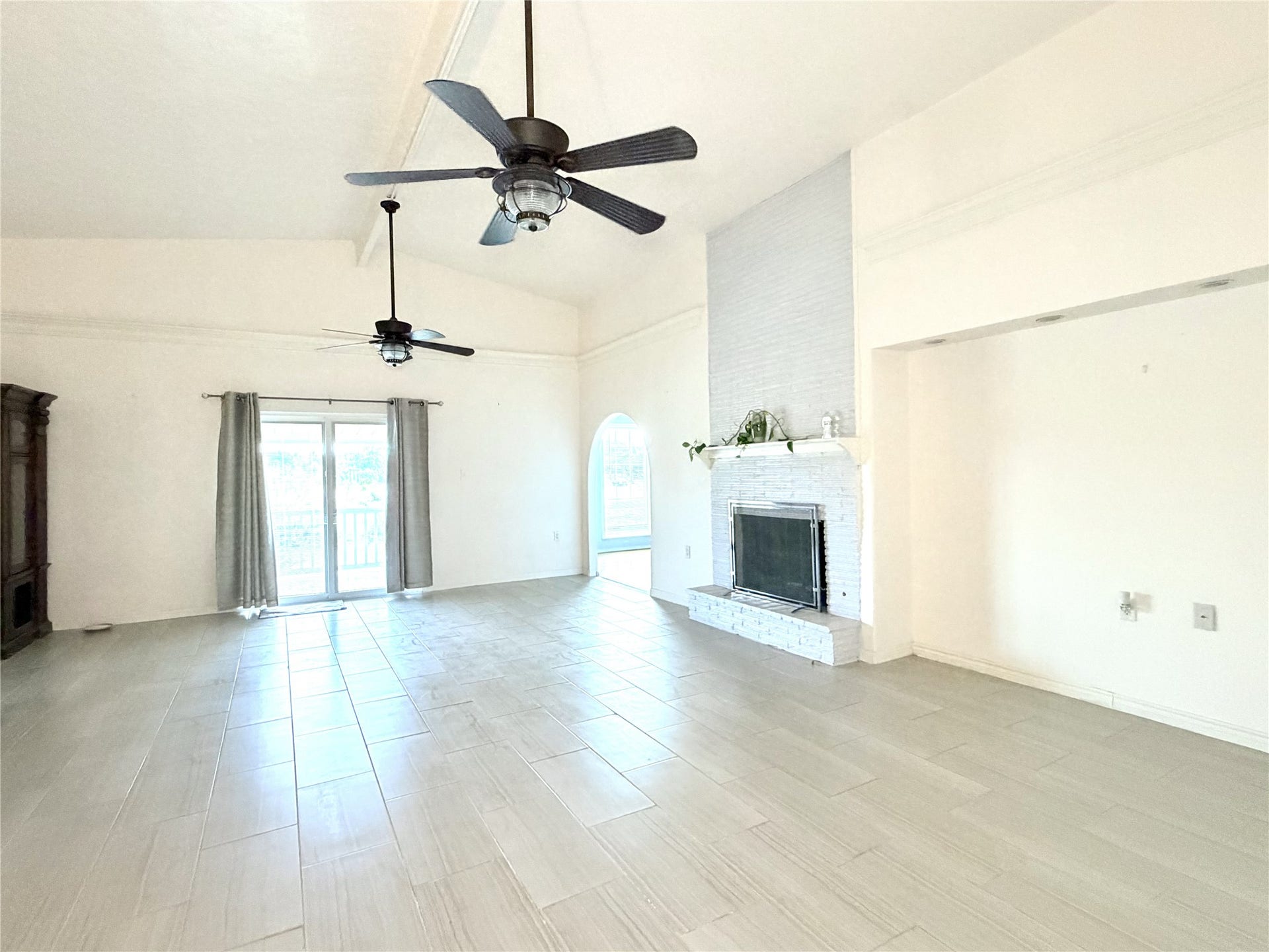 27 Marlin Lane, Baytown, TX 77520 27 Marlin Lane, Baytown, TX 77520