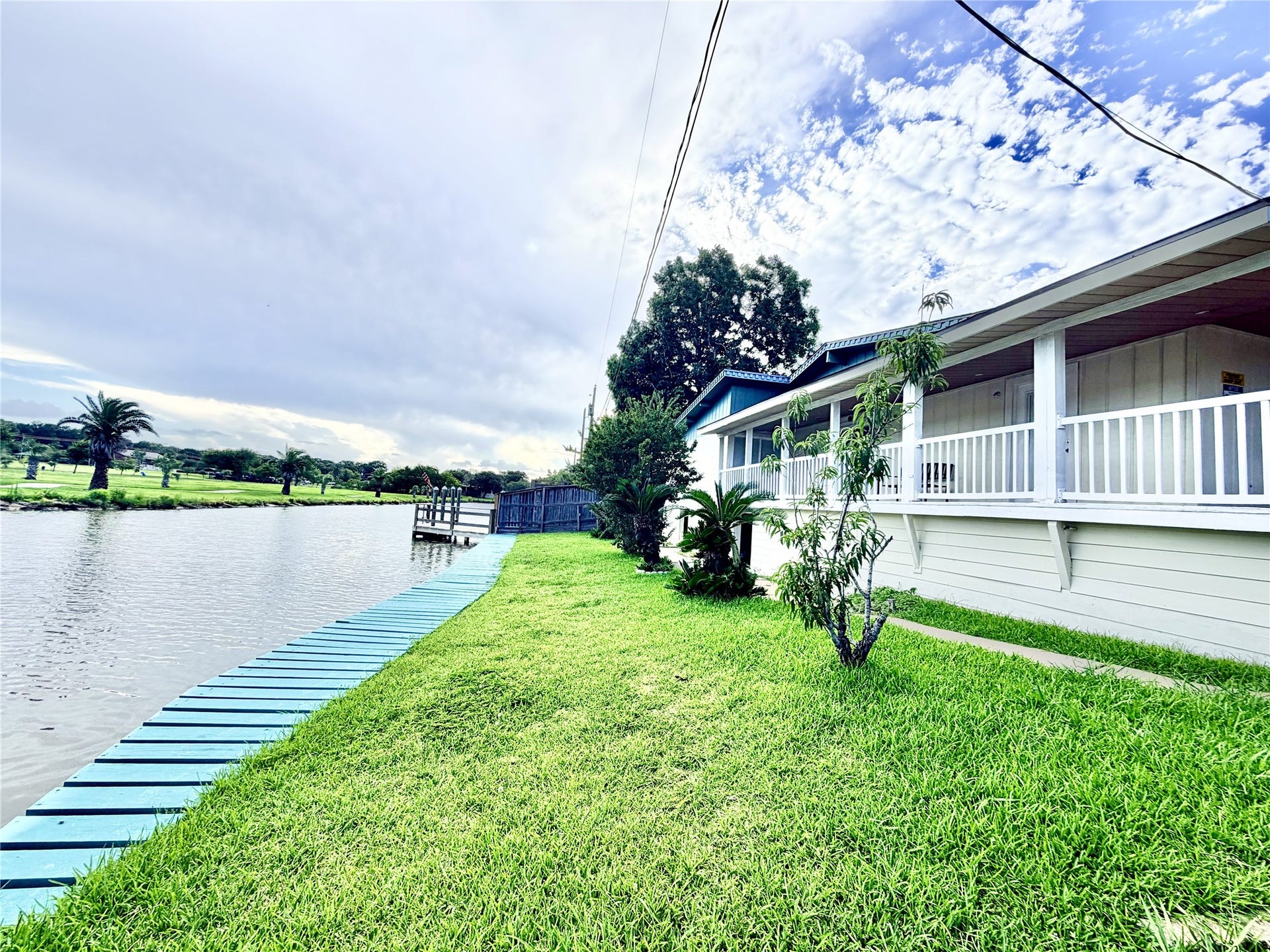 27 Marlin Lane, Baytown, TX 77520 27 Marlin Lane, Baytown, TX 77520