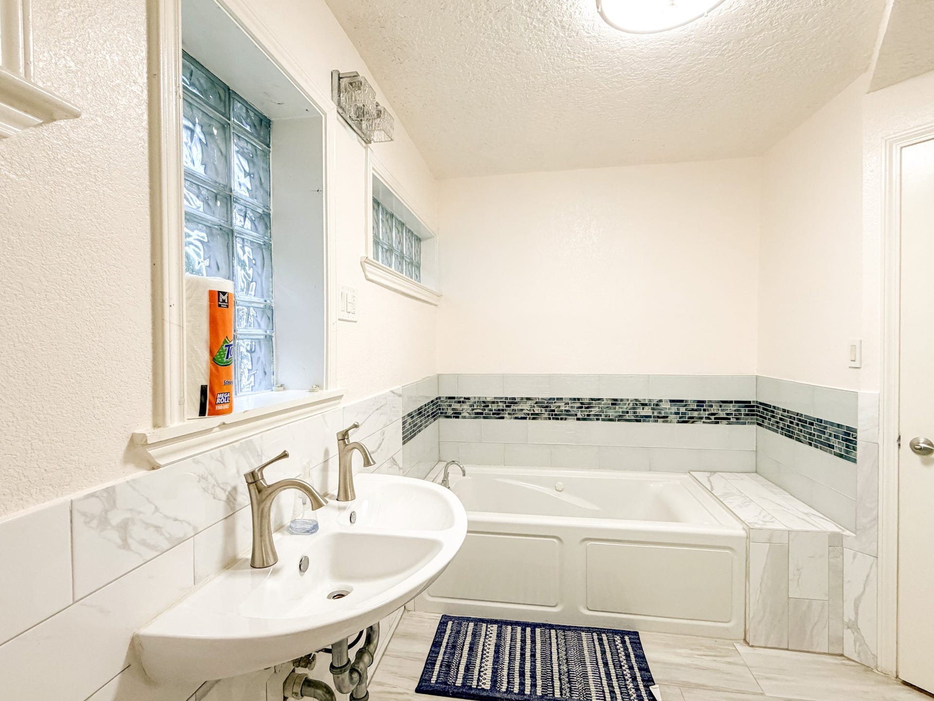 27 Marlin Lane, Baytown, TX 77520 27 Marlin Lane, Baytown, TX 77520