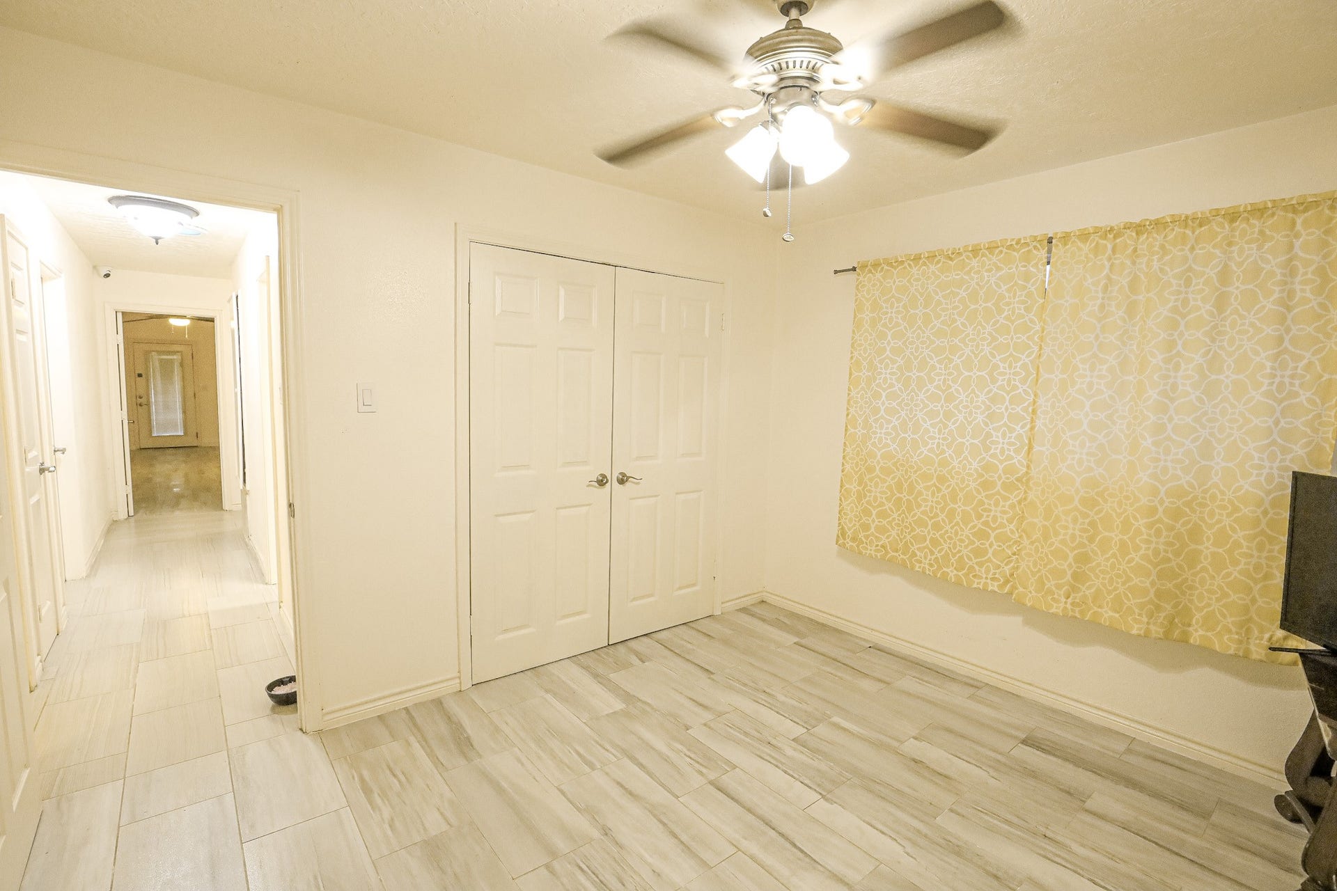 27 Marlin Lane, Baytown, TX 77520 27 Marlin Lane, Baytown, TX 77520