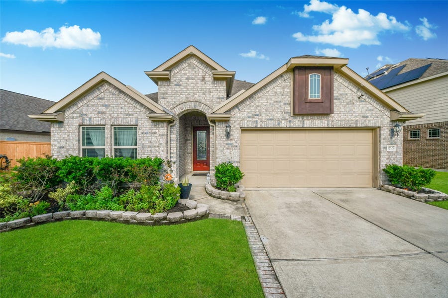 Property photo for 12527 Sabine Point Drive, Humble, TX