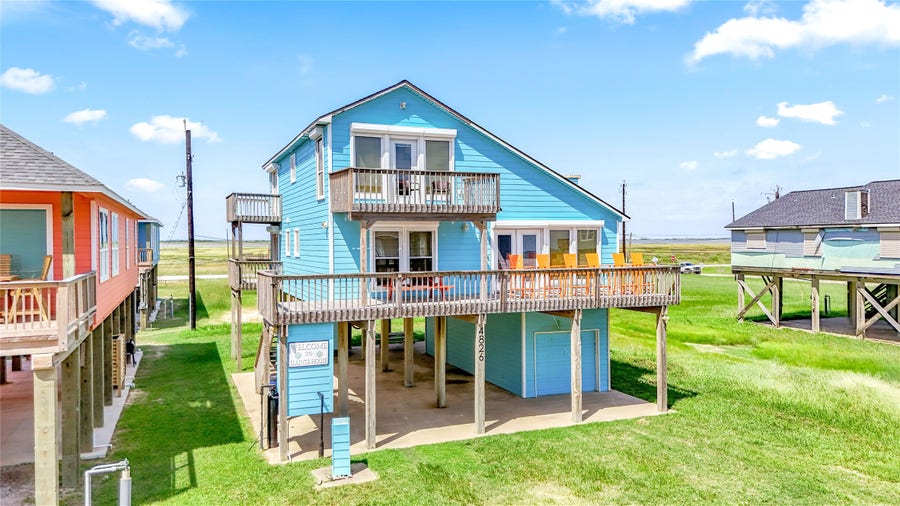 Property photo for 4826 Bluewater Drive, Freeport, TX