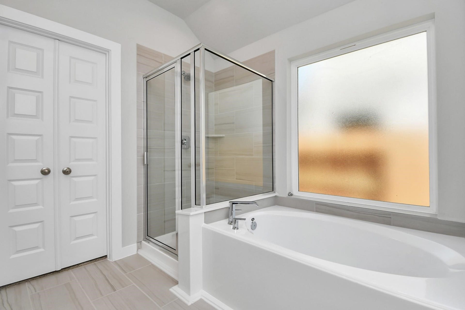 15611 Kirkton Raye Drive, Humble, TX 77346 Primary bathroom.