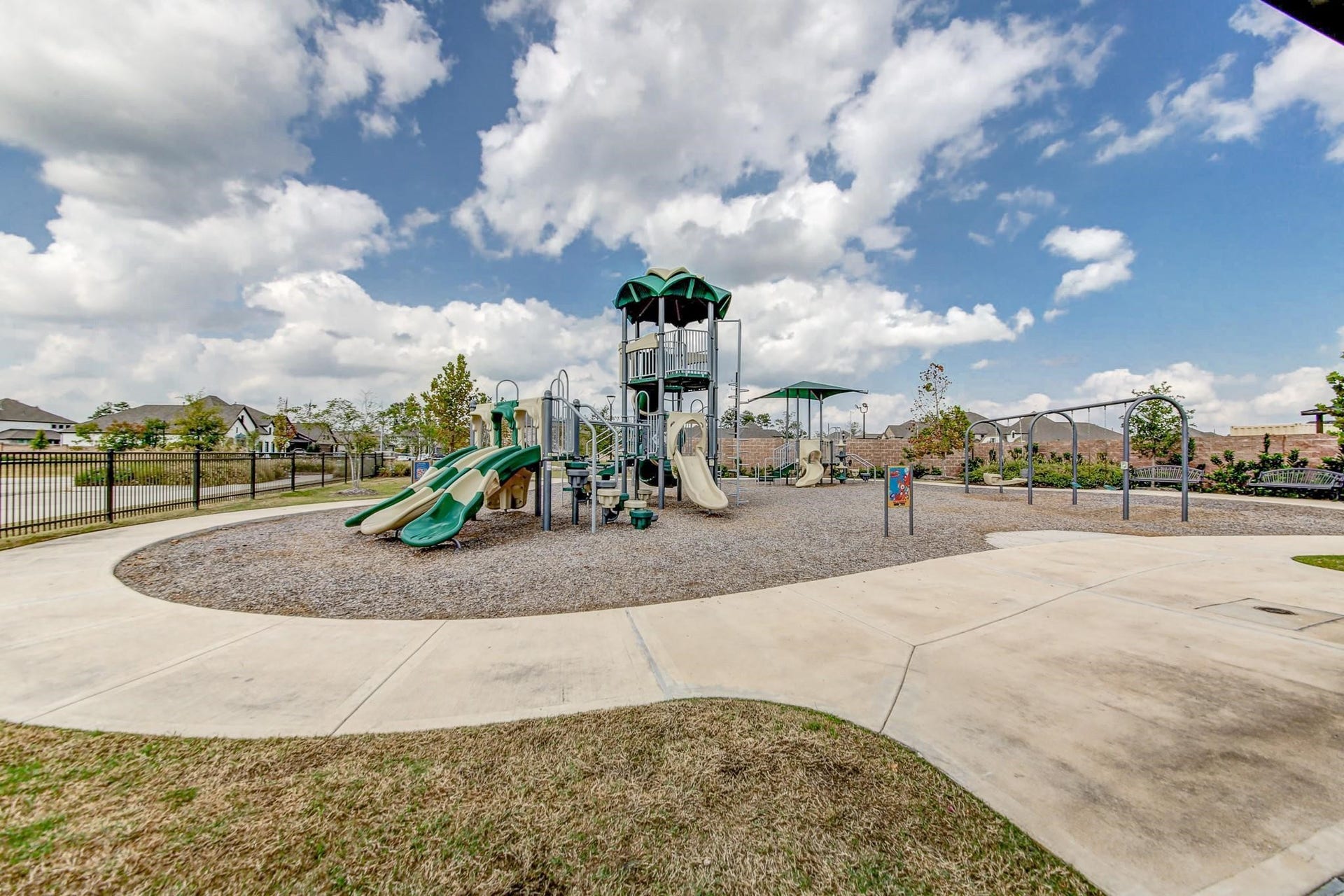 15611 Kirkton Raye Drive, Humble, TX 77346 Other neighborhood amenities include clubhouse, fitness center, playground, sand volleyball courts, sports fields, tennis court, covered basketball pavilion, community lakes, packet parks, walking trails and more.