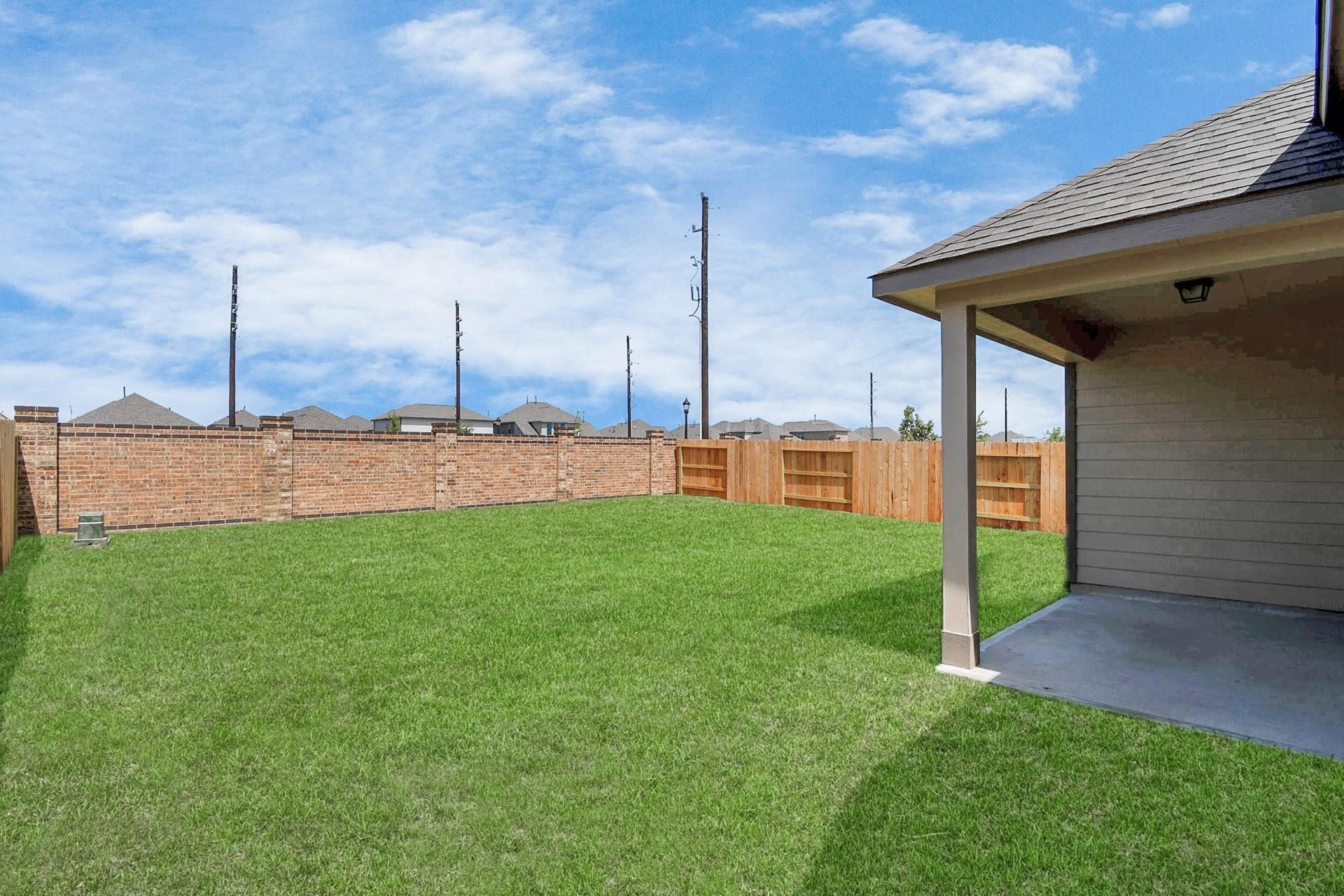 15611 Kirkton Raye Drive, Humble, TX 77346 Private backyard