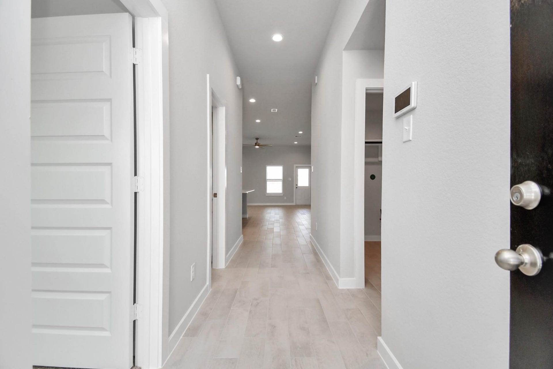 15611 Kirkton Raye Drive, Humble, TX 77346 Step into this inviting entrance, where sleek modern finishes and abundant natural light warmly welcome you home.
