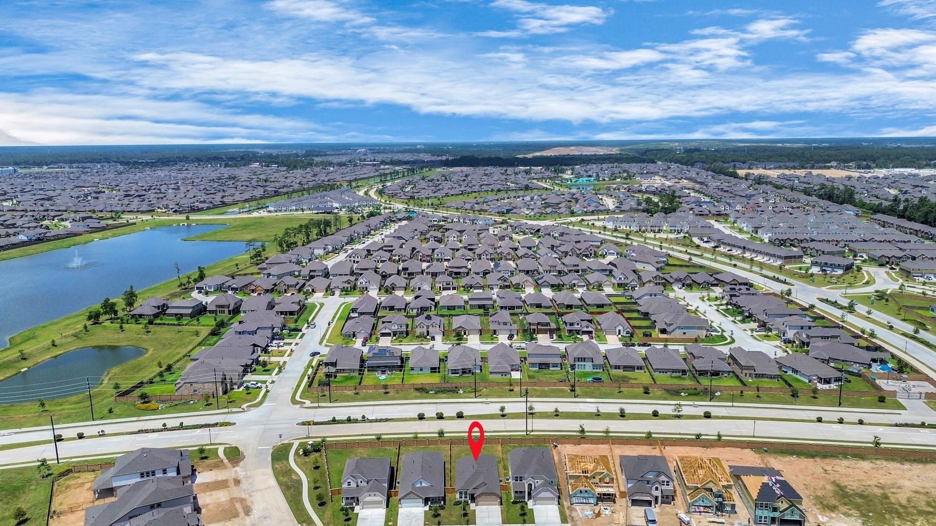 15611 Kirkton Raye Drive, Humble, TX 77346 Nestled just one street away from a picturesque neighborhood lake and scenic walking trails, this home offers the perfect blend of tranquility and outdoor adventure.