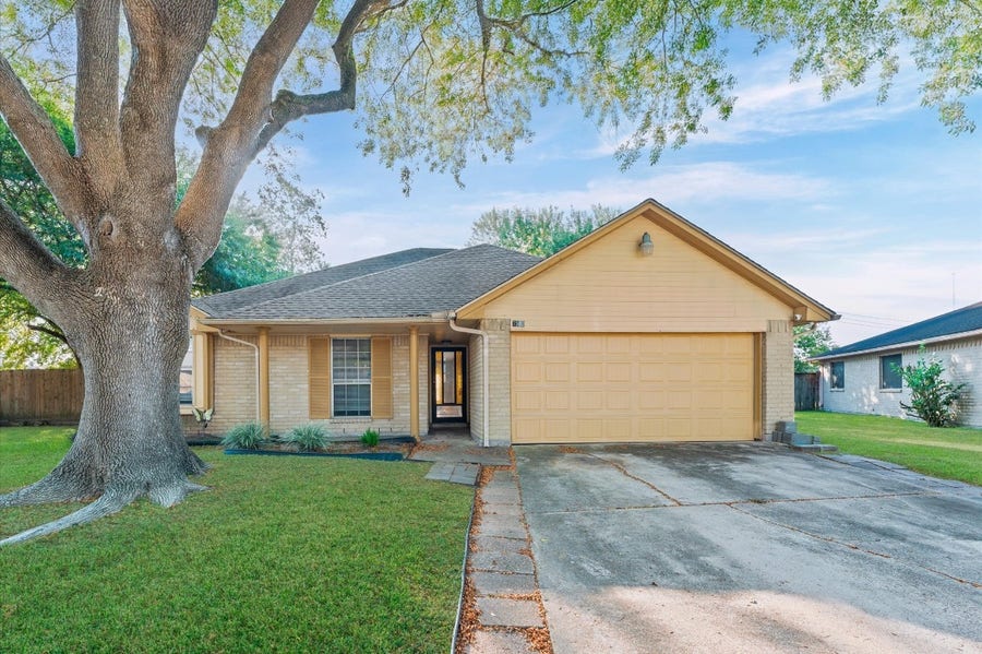 Property photo for 7502 Briar Run Court, Houston, TX
