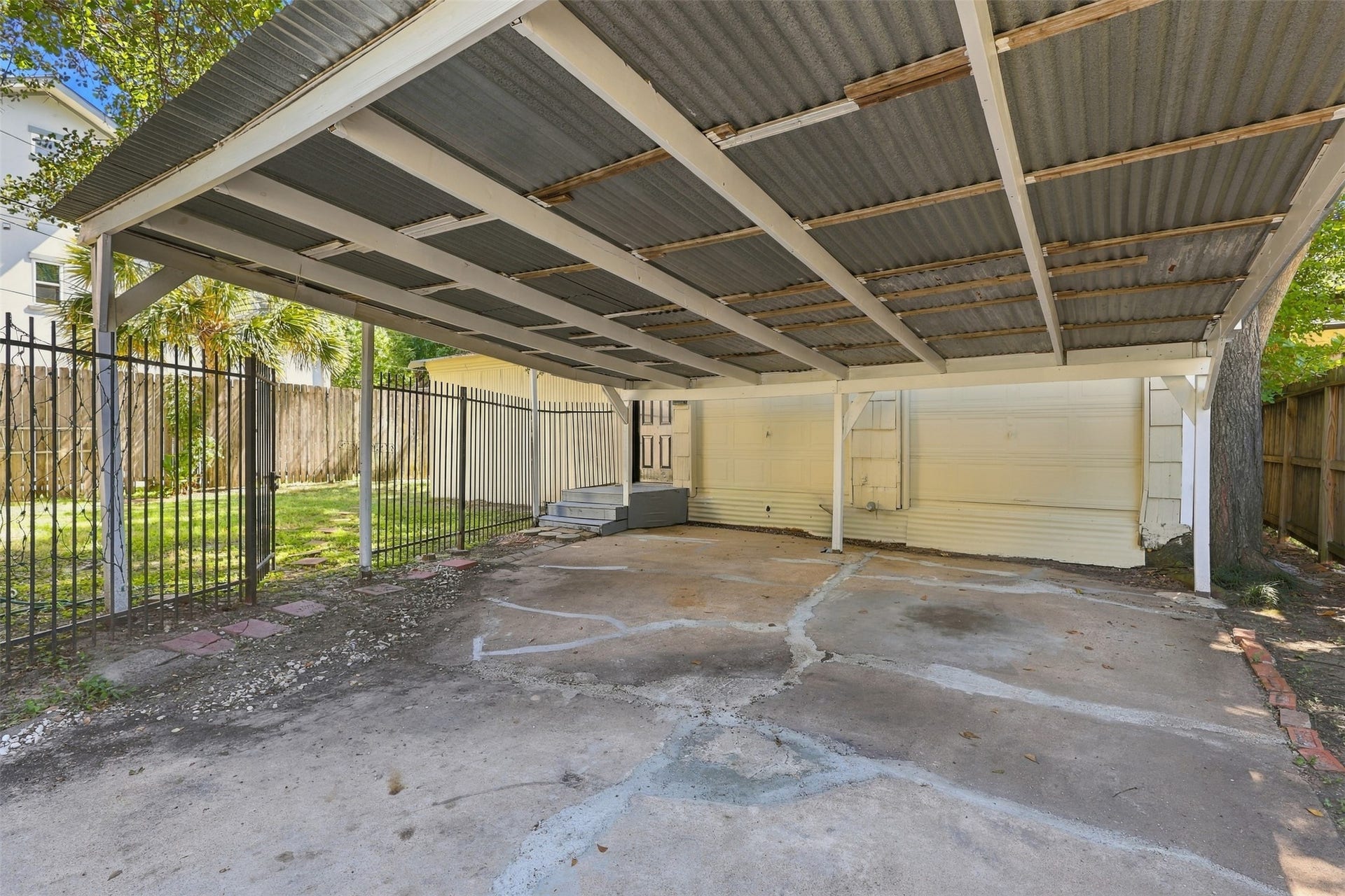 4505 Larch Lane, #C, Bellaire, TX 77401 4505 Larch Lane, #C, Bellaire, TX 77401