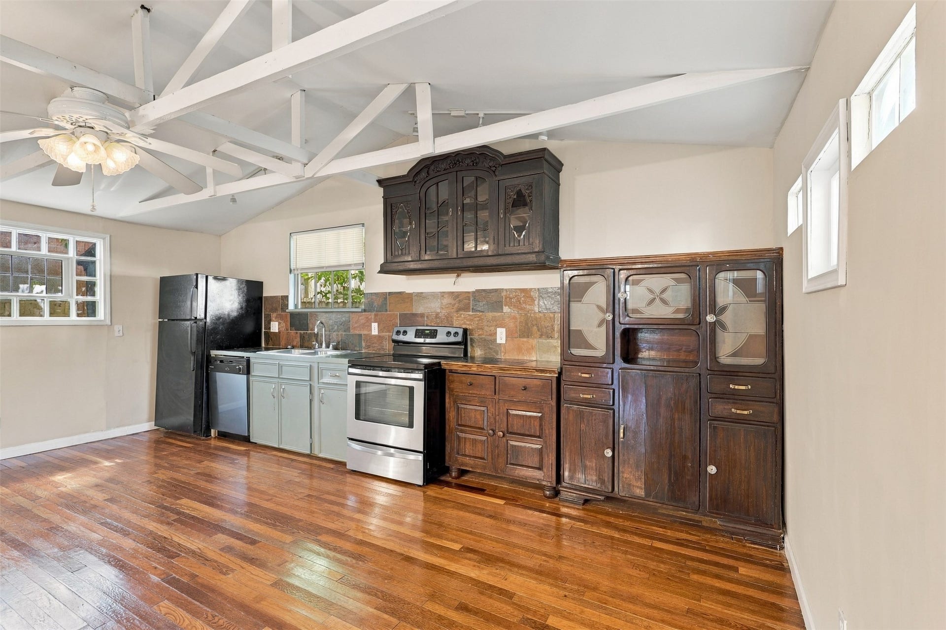 4505 Larch Lane, #C, Bellaire, TX 77401 4505 Larch Lane, #C, Bellaire, TX 77401