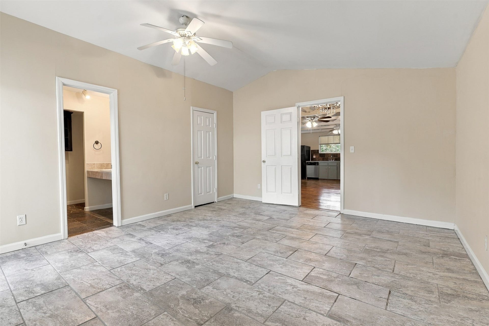 4505 Larch Lane, #C, Bellaire, TX 77401 4505 Larch Lane, #C, Bellaire, TX 77401