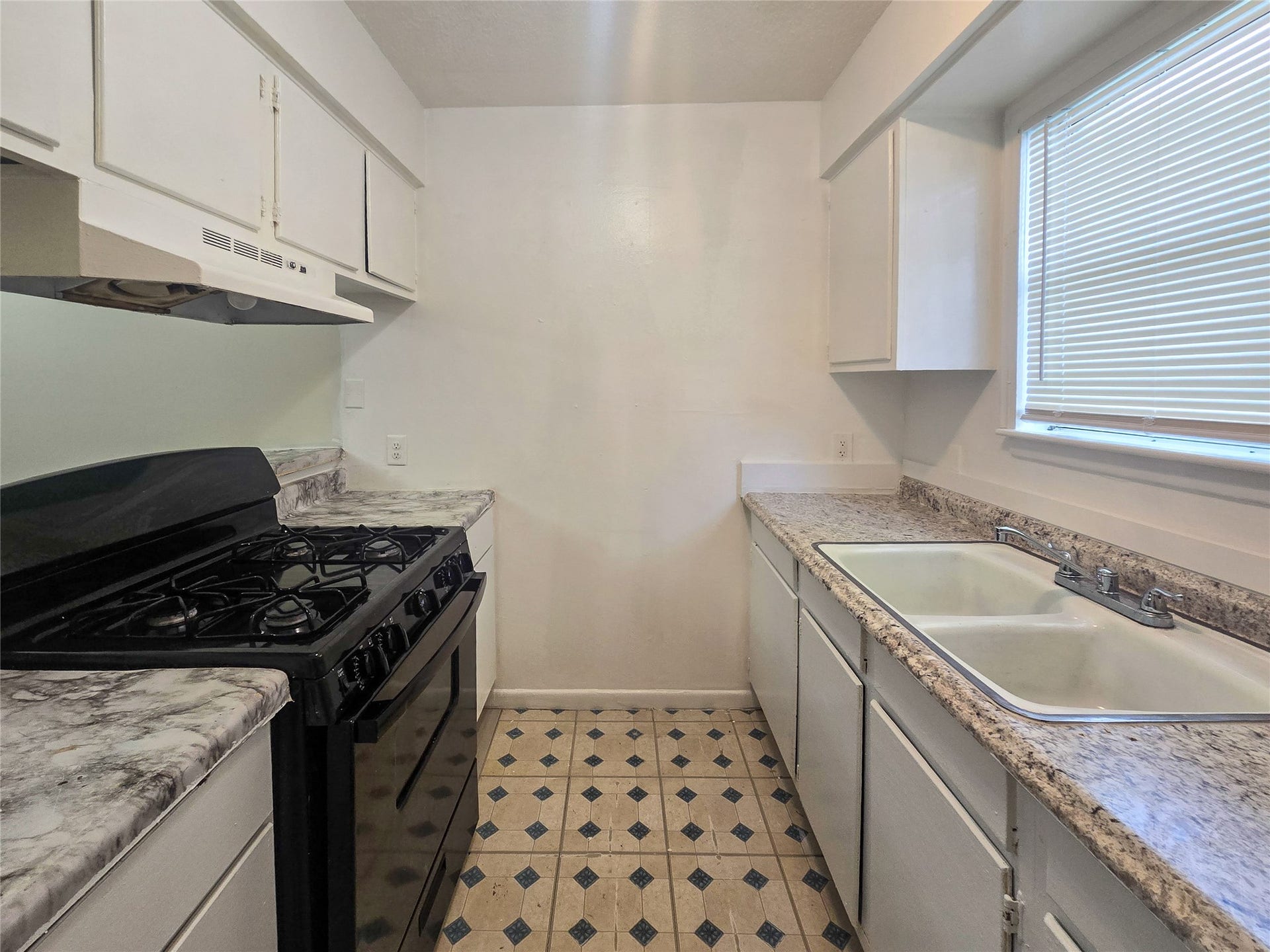 3714 Avenue S, #5, Galveston, TX 77550 3714 Avenue S, #5, Galveston, TX 77550