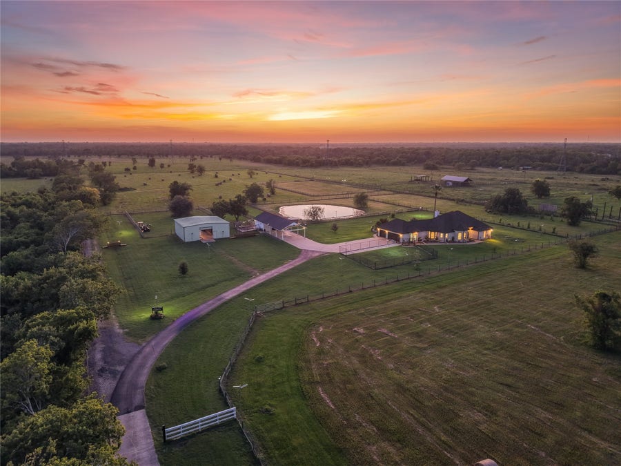 Property photo for 616 County Road 44, Angleton, TX