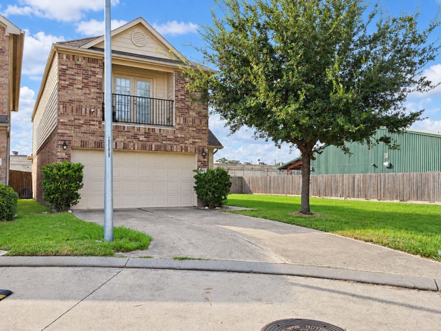 Property photo for 1927 Banna Drive, Houston, TX