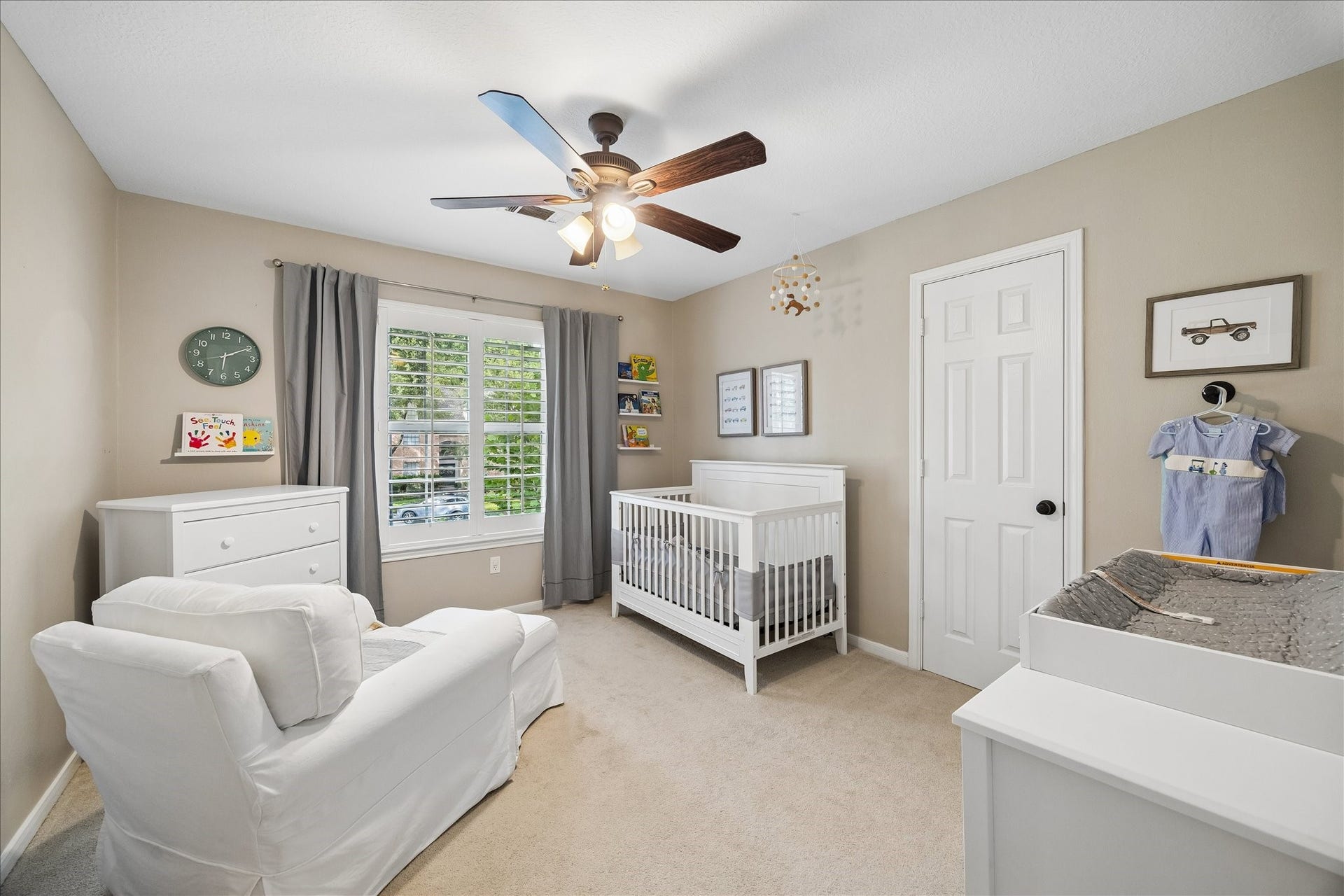 2411 Kings Lodge Drive, Kingwood, TX 77345 Upstairs bedroom with full en suite bathroom!