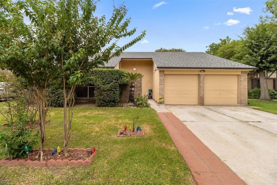 Property photo for 2743 Flintrock Circle, Houston, TX