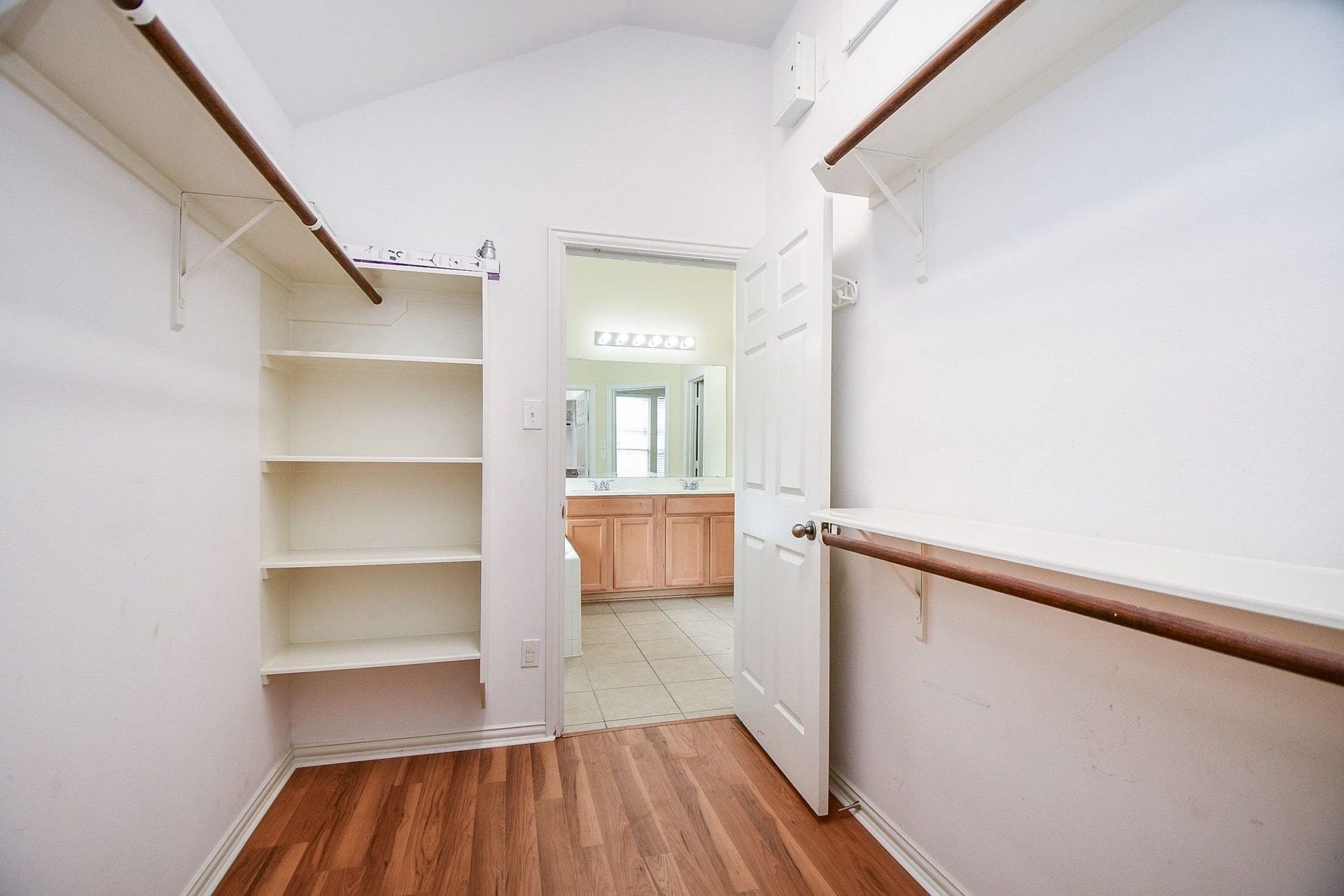 Closet in masterbed
