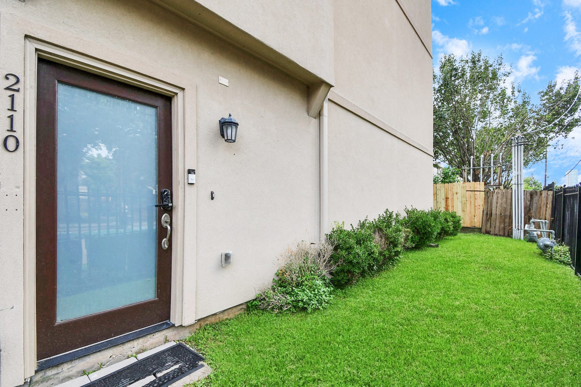 2110 Holman Street, Houston, TX 77004