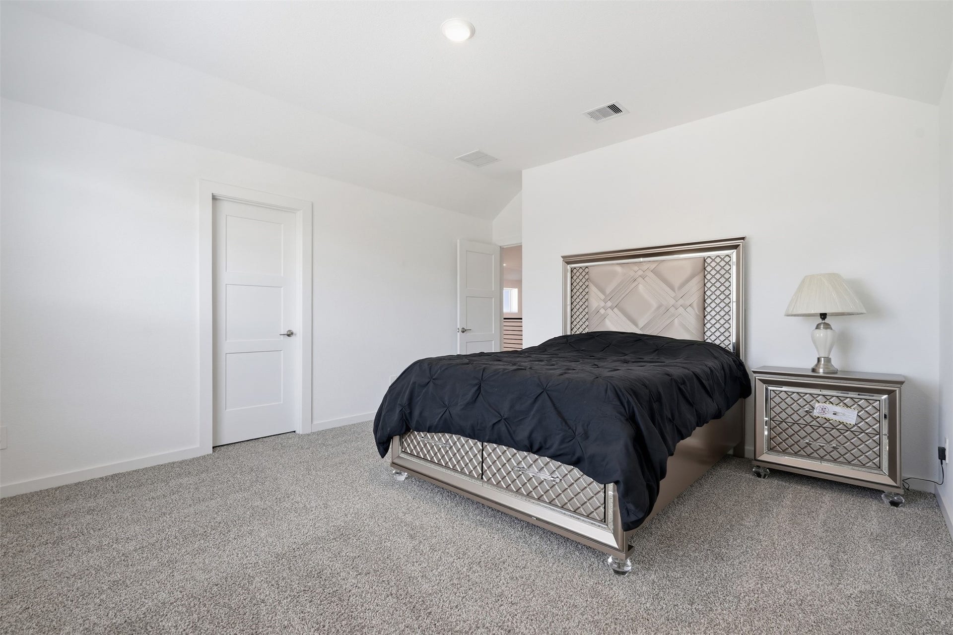 322 Westlake Terrace Drive, Conroe, TX 77304 Primary Suite 2 - located just off the game room upstairs.