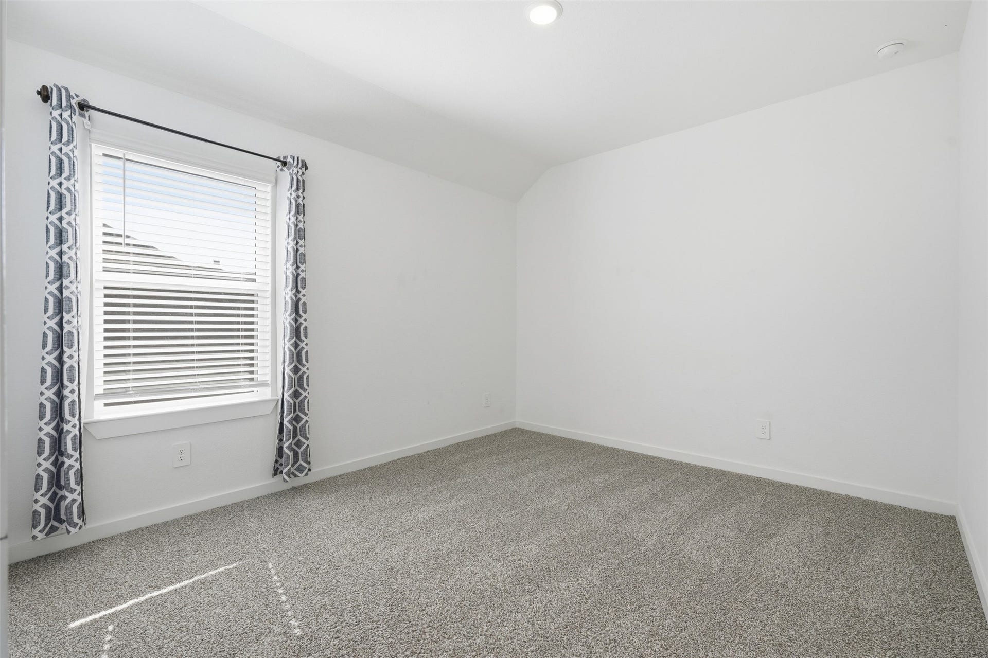 322 Westlake Terrace Drive, Conroe, TX 77304 Bedroom 3