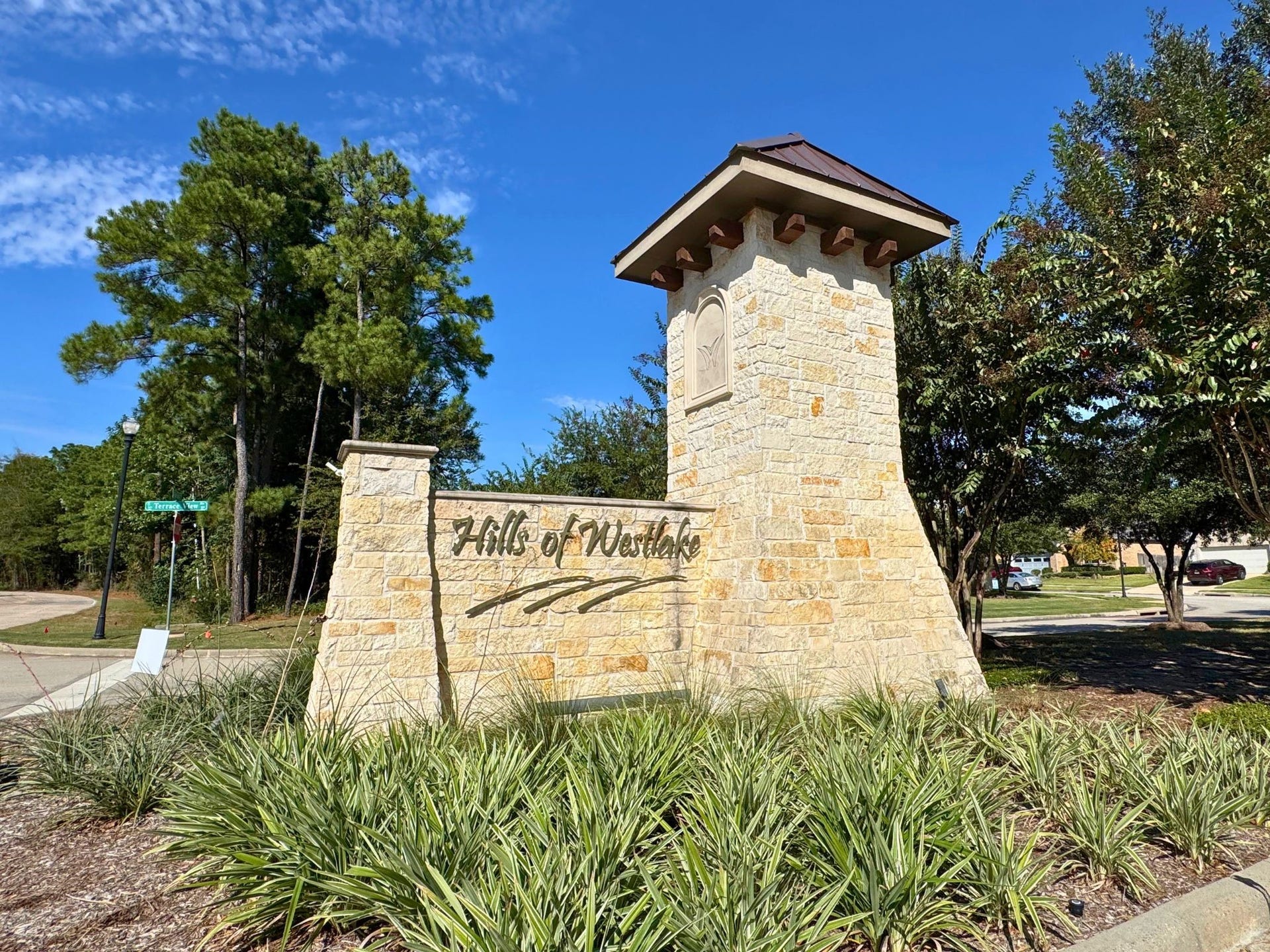 322 Westlake Terrace Drive, Conroe, TX 77304 Lake Conroe is also just minutes away for boating, fishing and other water recreation.