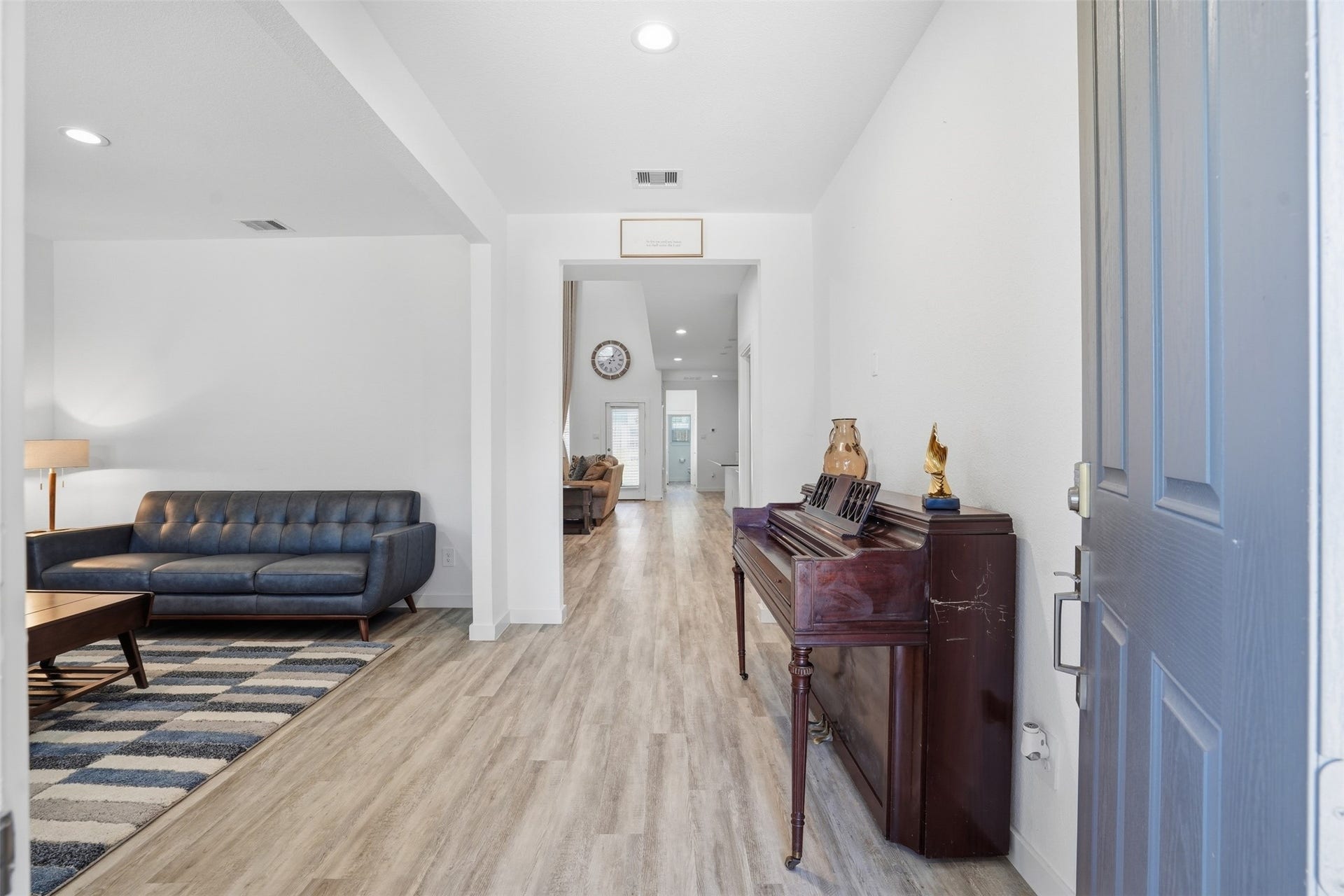322 Westlake Terrace Drive, Conroe, TX 77304 Step inside!