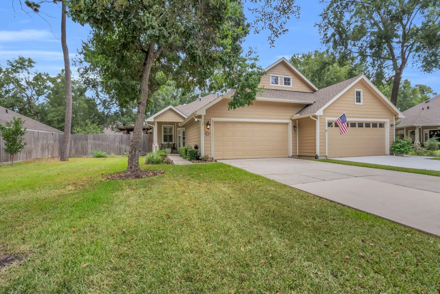 Property photo for 14 Trafalgar Place, Conroe, TX